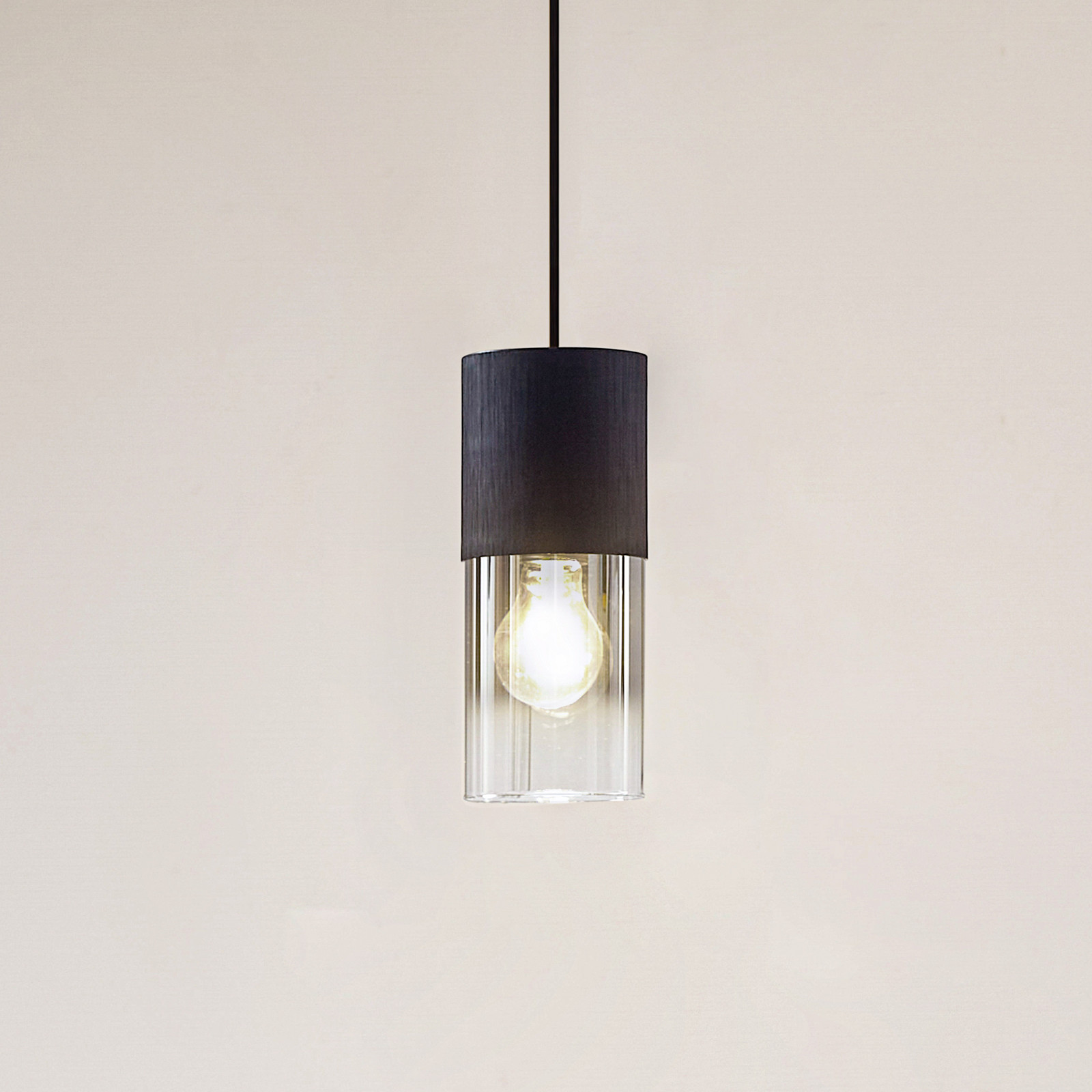 Lindby lampă suspendată Svante 1 bec negru sticlă Ø 10cm - Camera de zi / sufragerie - modern - gri fum negru