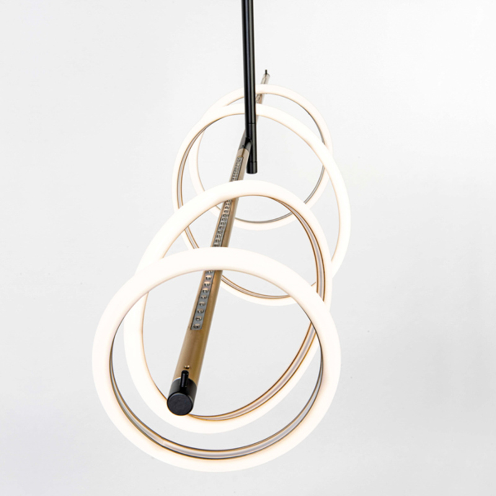 LED-Hängeleuchte Ulaop, vier Ringe