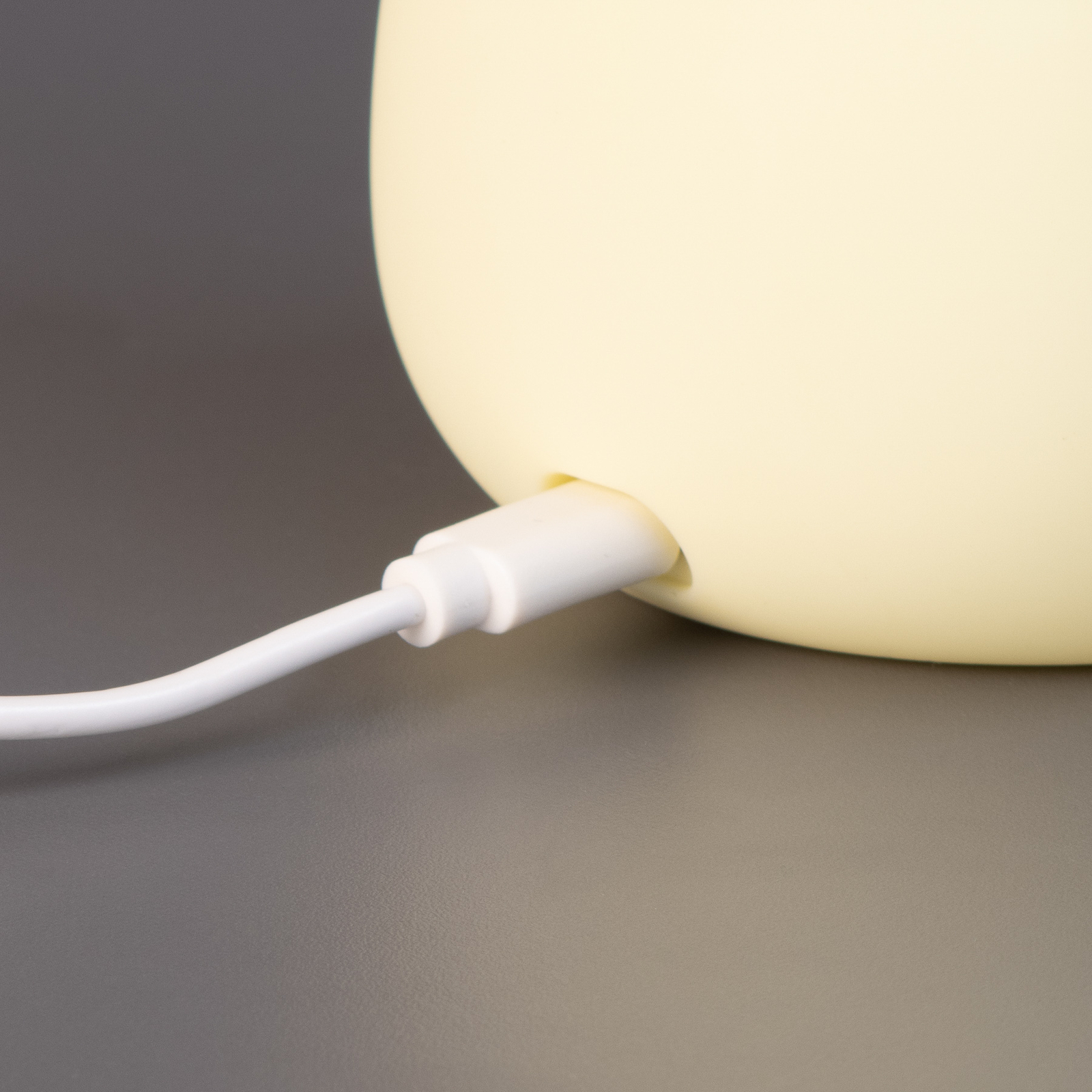 Lampe de chevet LED à accu Mango, blanc, minuterie, intensité variable