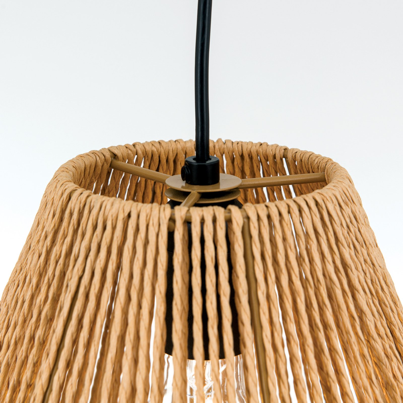 Jungle pendant light with a lampshade of hemp cord