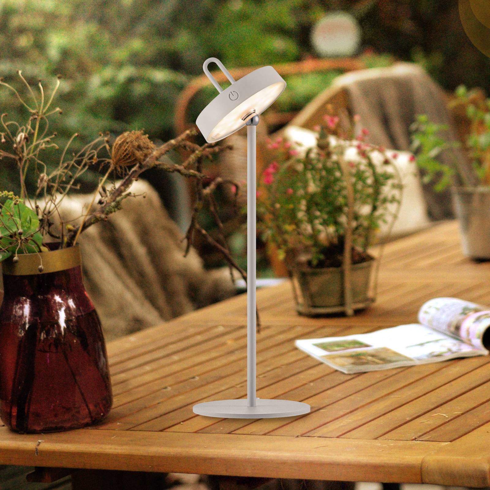 JUST LIGHT. Lampe de table LED rechargeable Amag gris-beige Fer IP44