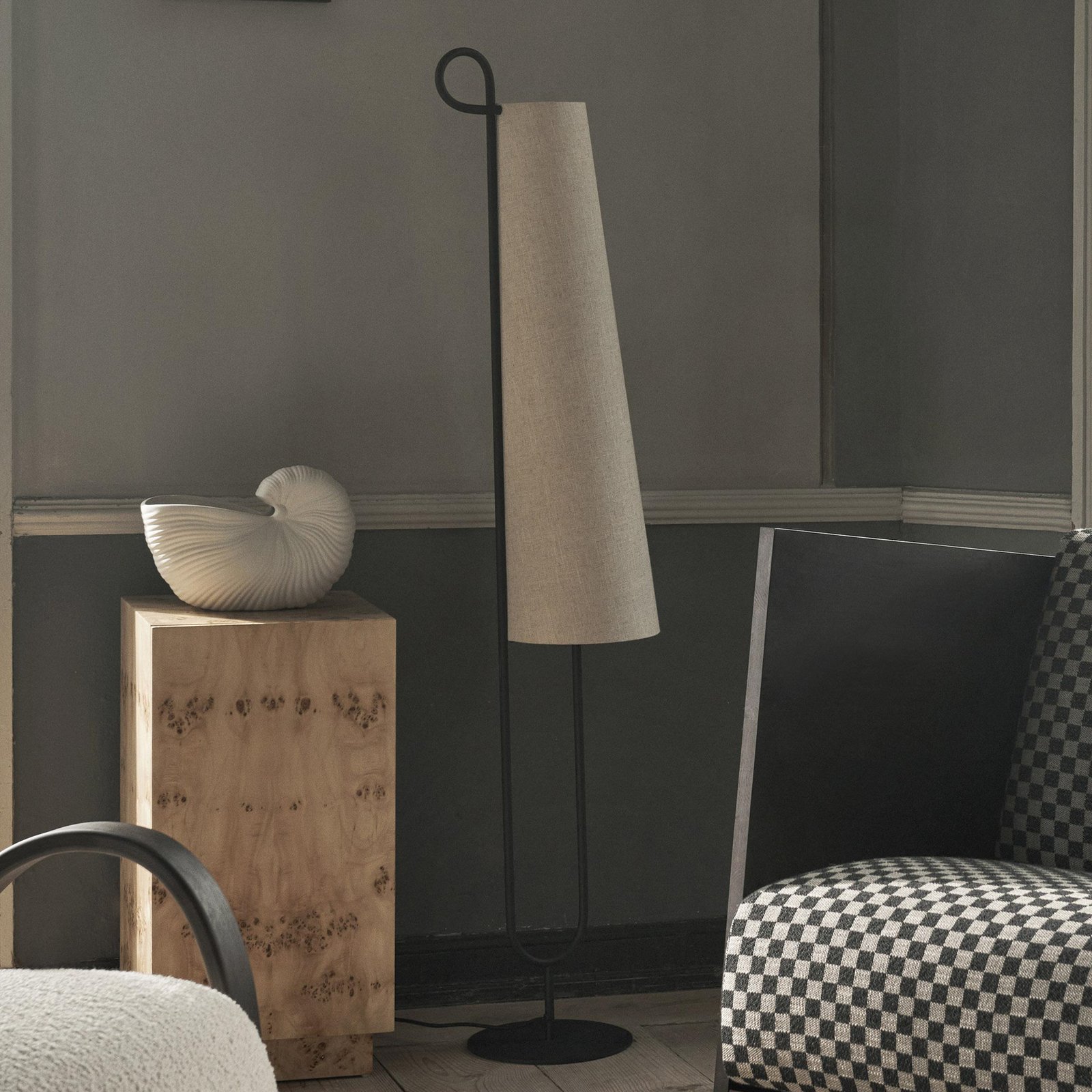 Ancora Candeeiro de Pé Black/Natural - Ferm Living