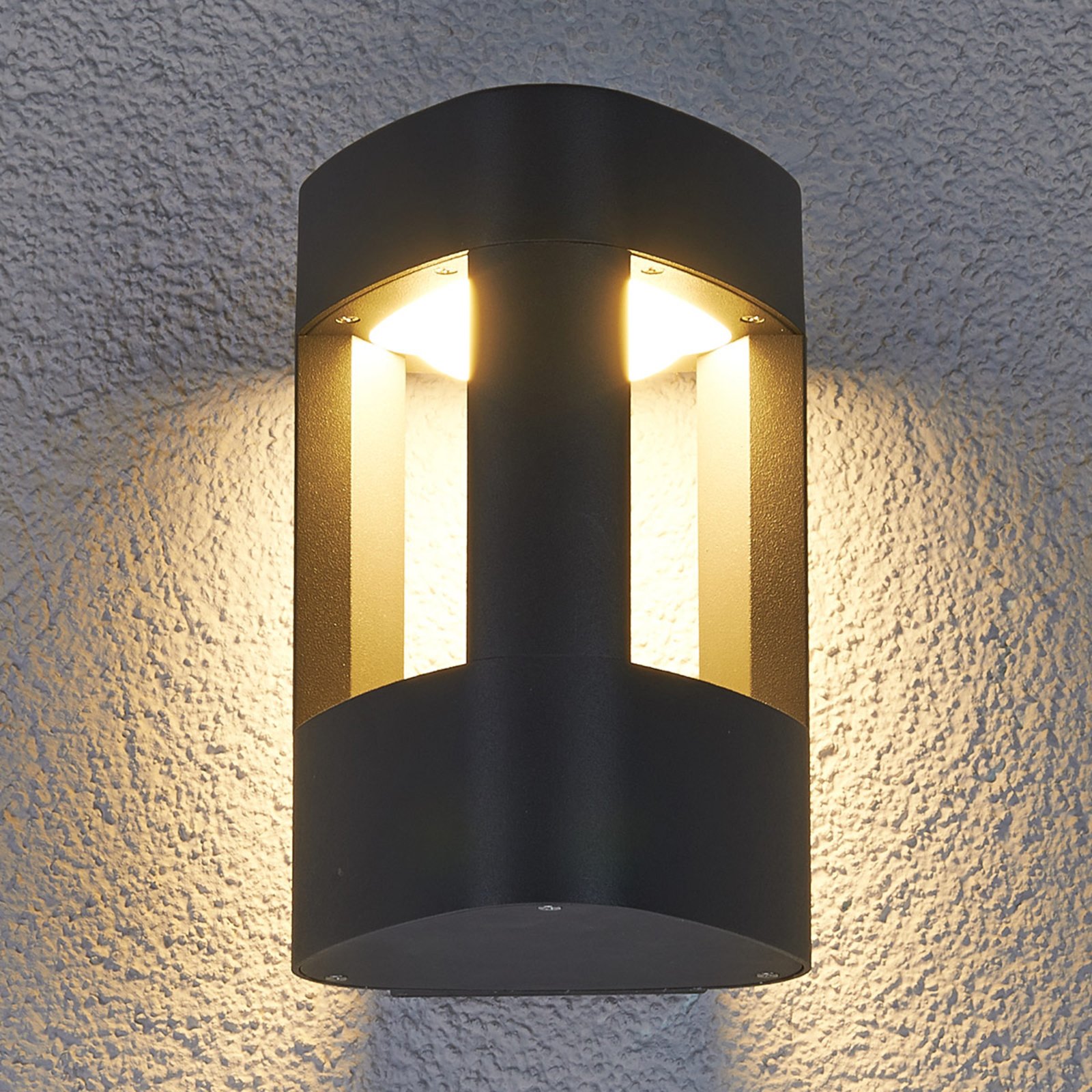 Pirron LED udendørs væglampe, trekantet, aluminium, sort
