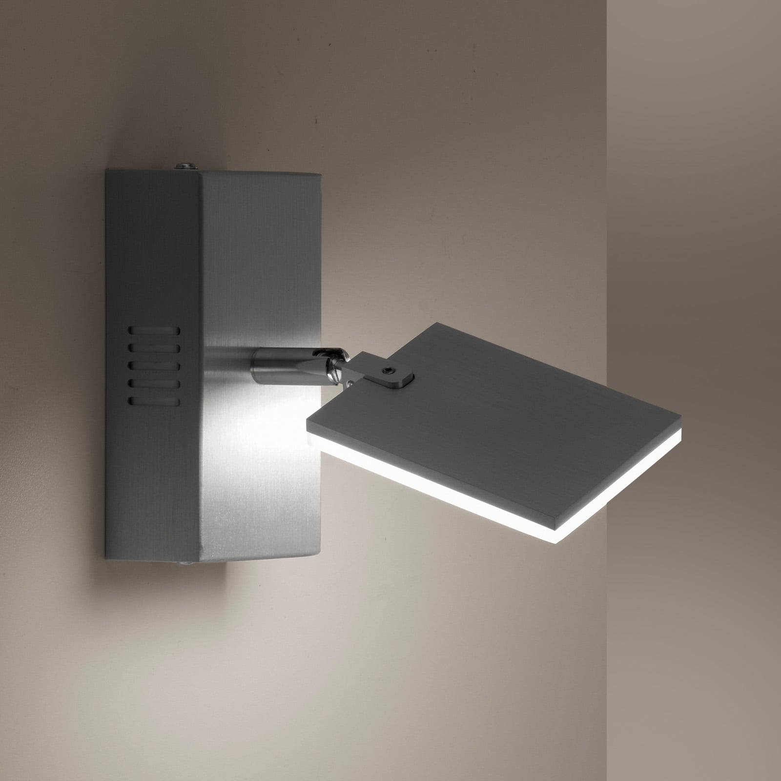 Mira LED-Wandleuchte, diamond, CCT - PURE Mira LED-Wandleuchte, diamond, CCT - PURE