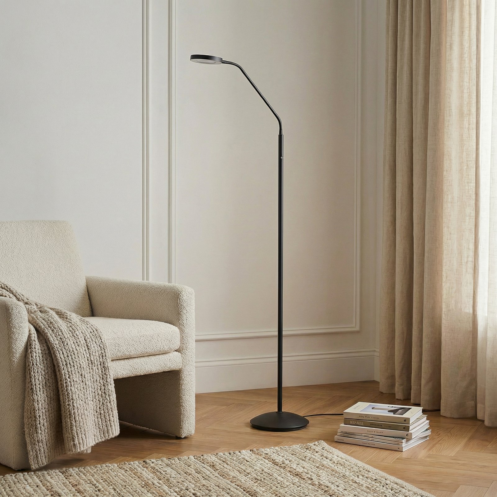 Elvyn LED-gulvlampe, sort, justerbar - Lindby