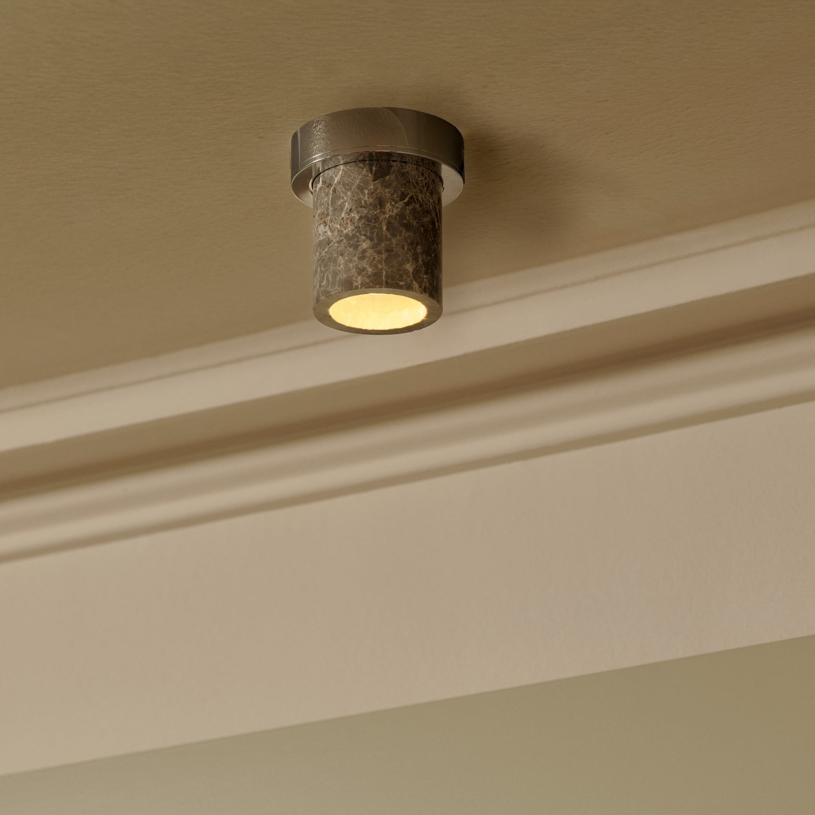 Lampa sufitowa Miss Marble, szara/mosiężna patynowana, GU10 MR11 Lampa sufitowa Miss Marble, szara/mosiężna patynowana, GU10 MR11