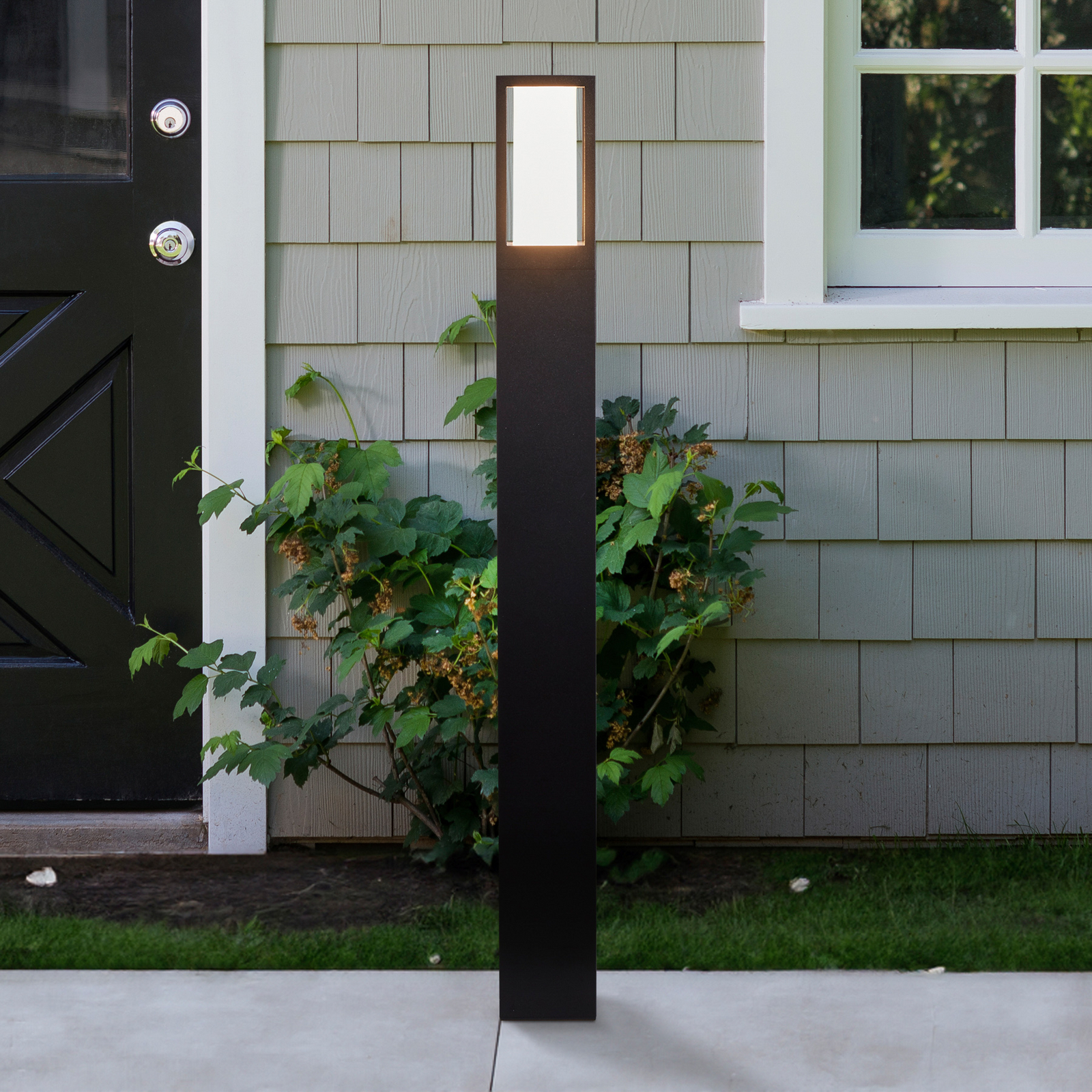 Chodníkové svetlo Avenue, čierna, výška 73 cm, kov