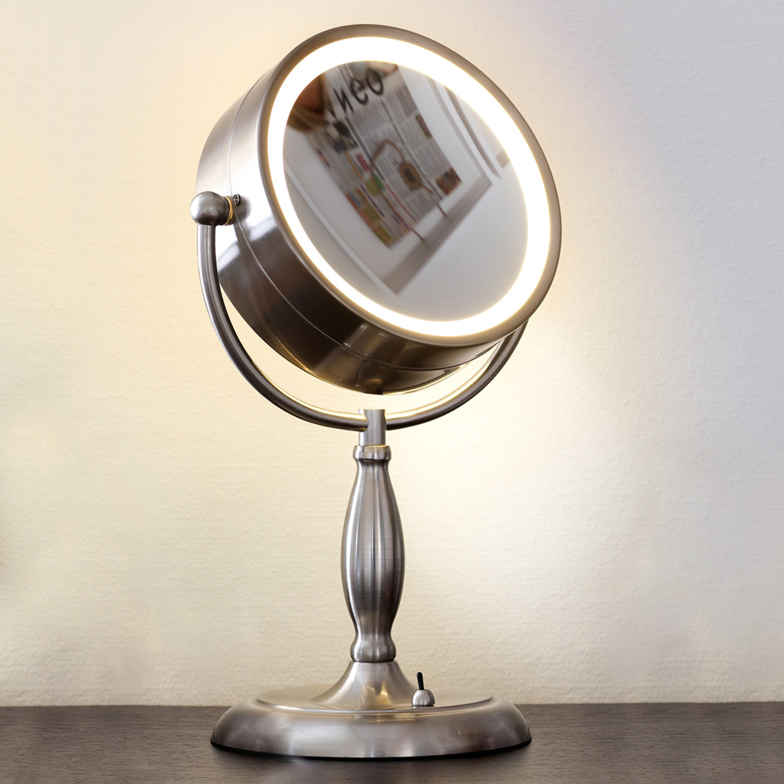 Face cosmetic mirror, illuminated