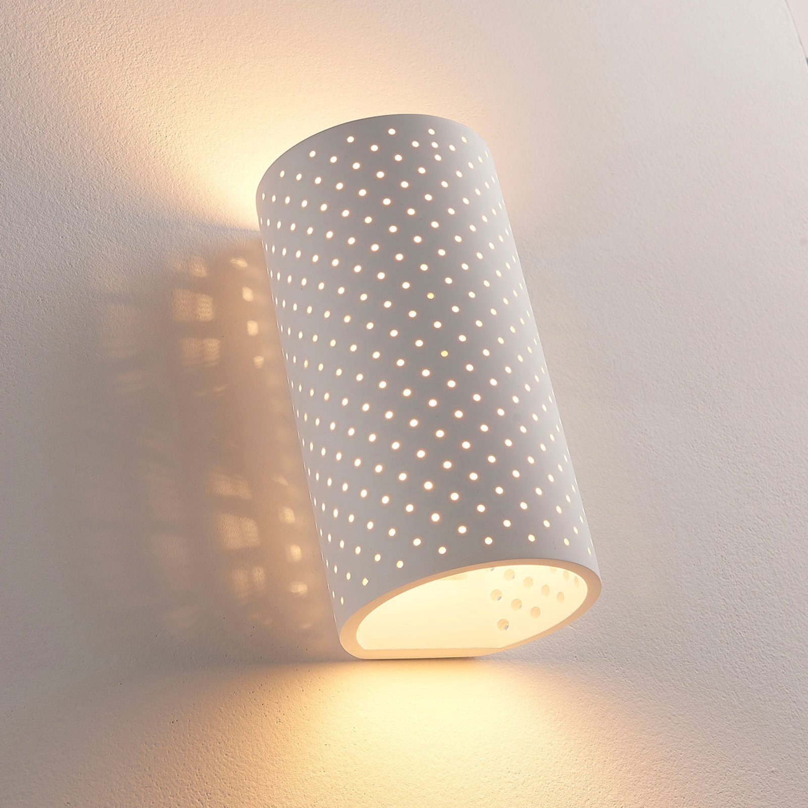 Lampa ścienna Tereza z gipsu, dziurki, LED – G9