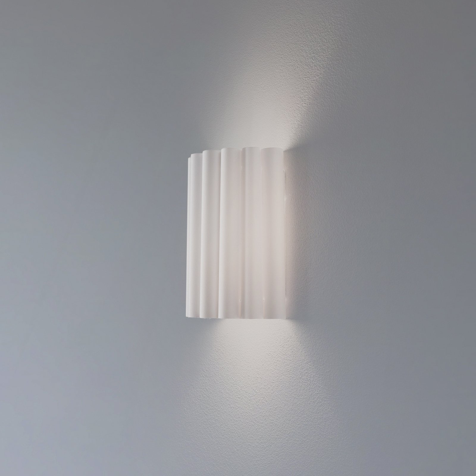 Aria wall light, white, microfibre, E27