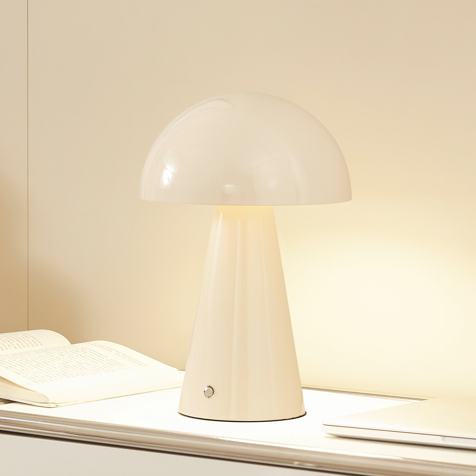 Lindby LED dobíjecí stolní lampa Nevijo, béžová, Ø20cm, USB, stmívač