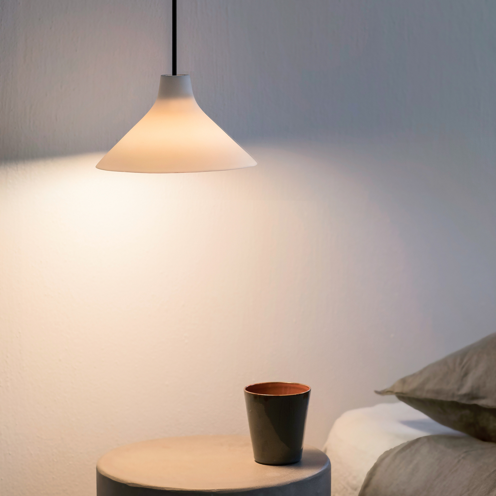 M BLACK-WHITE SEAM pendant light, porcelain, E14 - Serax M BLACK-WHITE SEAM pendant light, porcelain, E14 - Serax