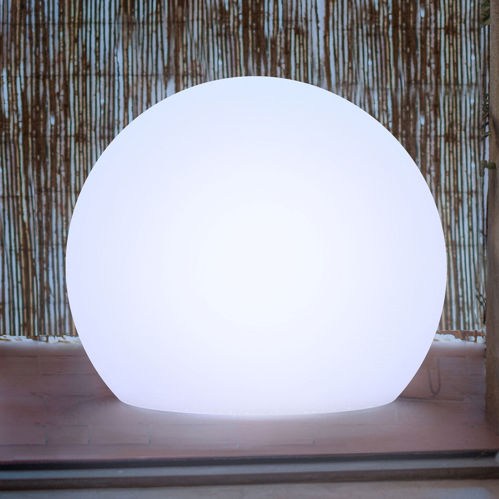 Newgarden Buly gulvlampe globe, Ø 60 cm