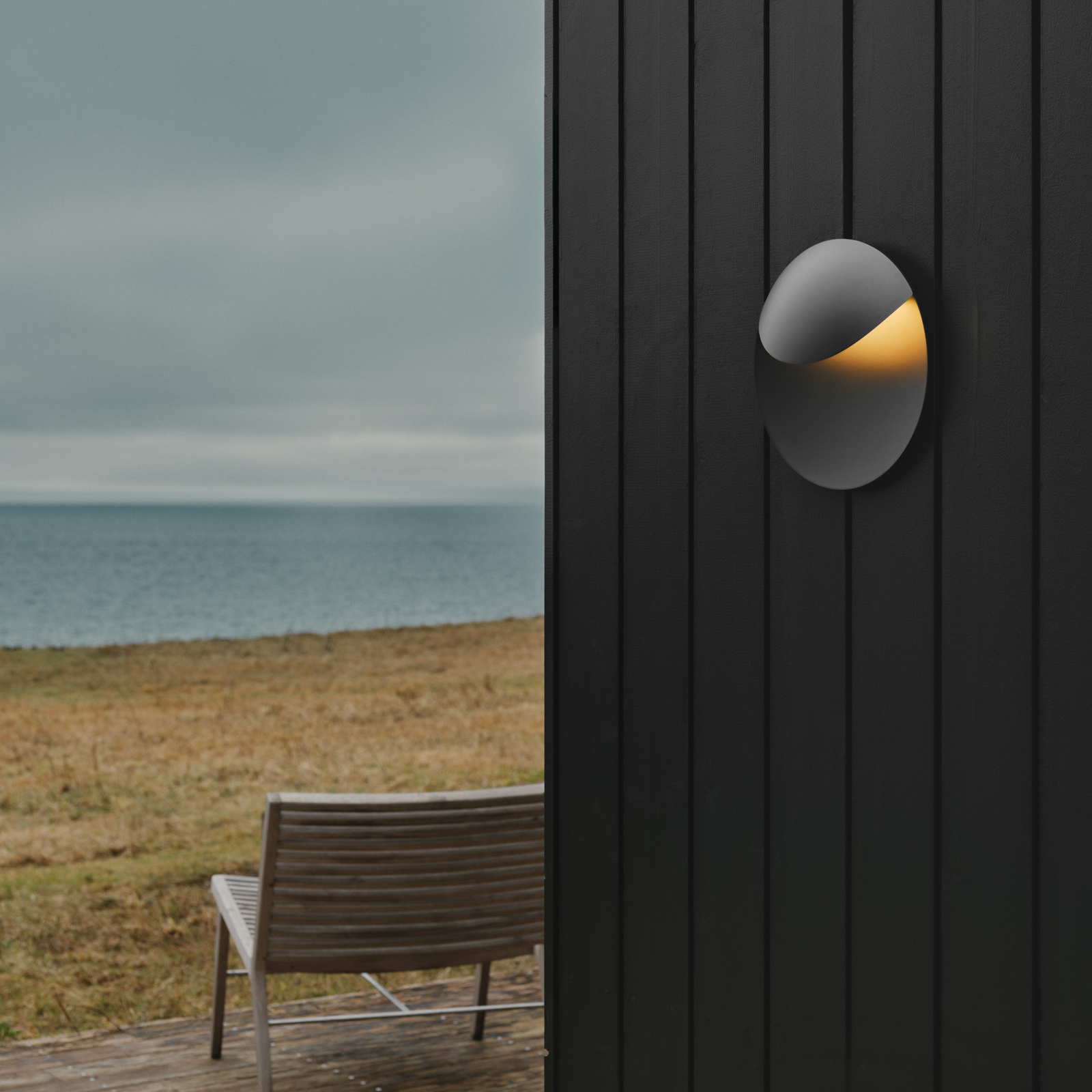 Valopin Seaside LED outdoor wall light, black