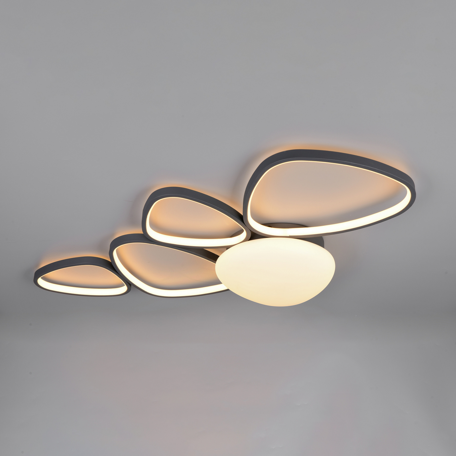 LED plafondlamp Amelio, zwart, 102 cm, CCT, afstandsbediening LED plafondlamp Amelio, zwart, 102 cm, CCT, afstandsbediening