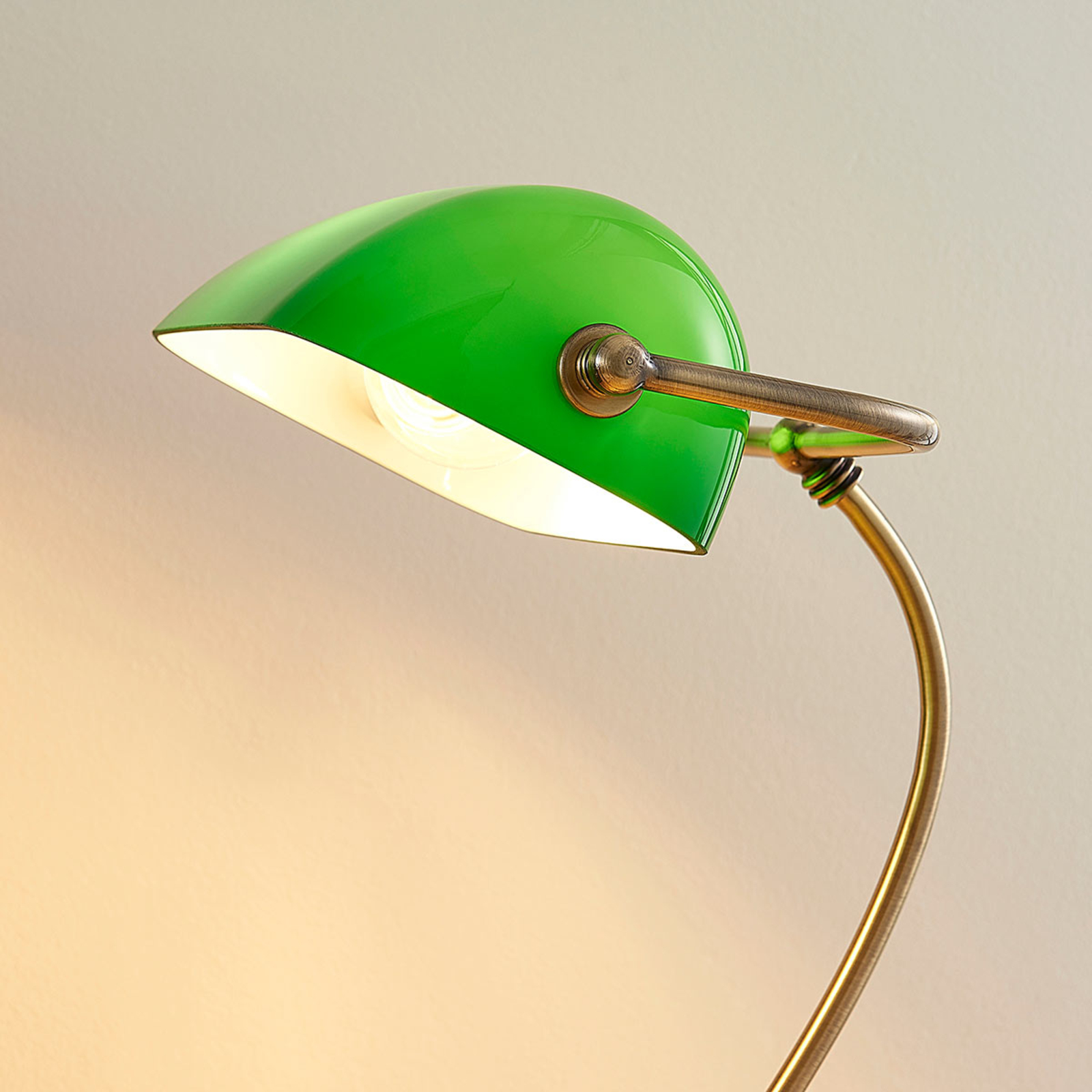 Selea – lampa bankierska z zielonym kloszem