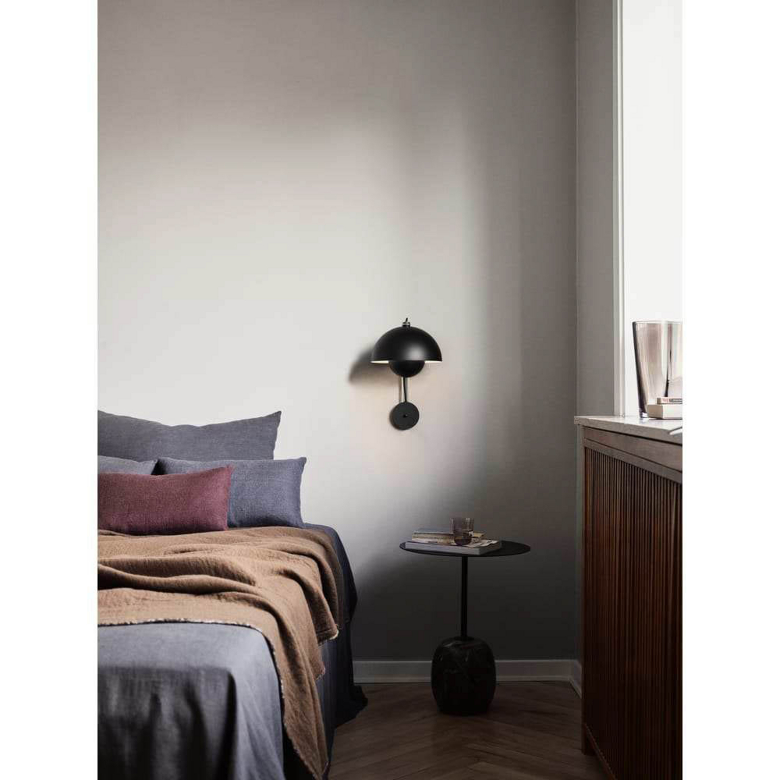 Flowerpot VP8 Wall Lamp Matt White - &Tradition