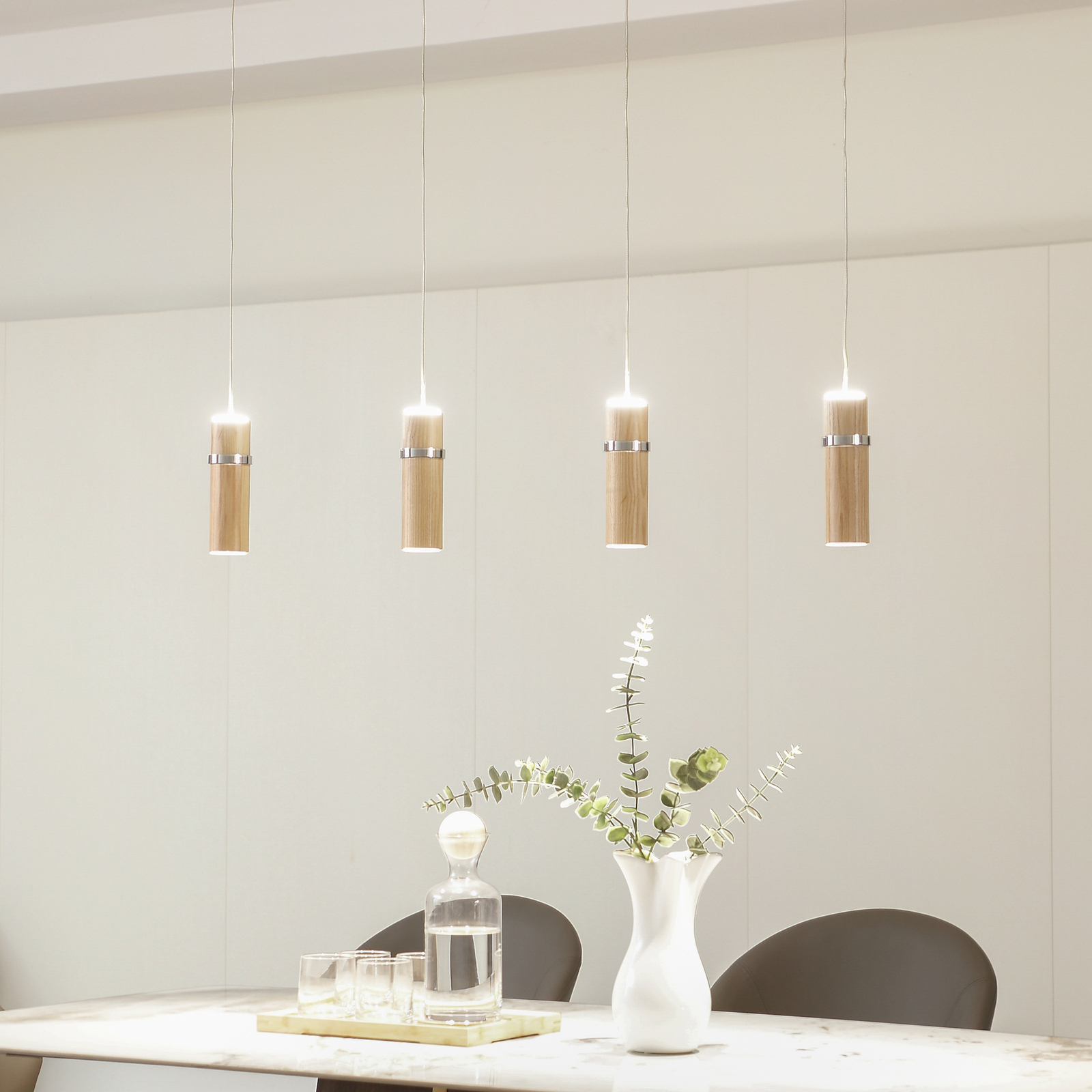 Lucande Lámpara colgante LED Nojus, 4 luces, madera, arriba/abajo, 95 cm