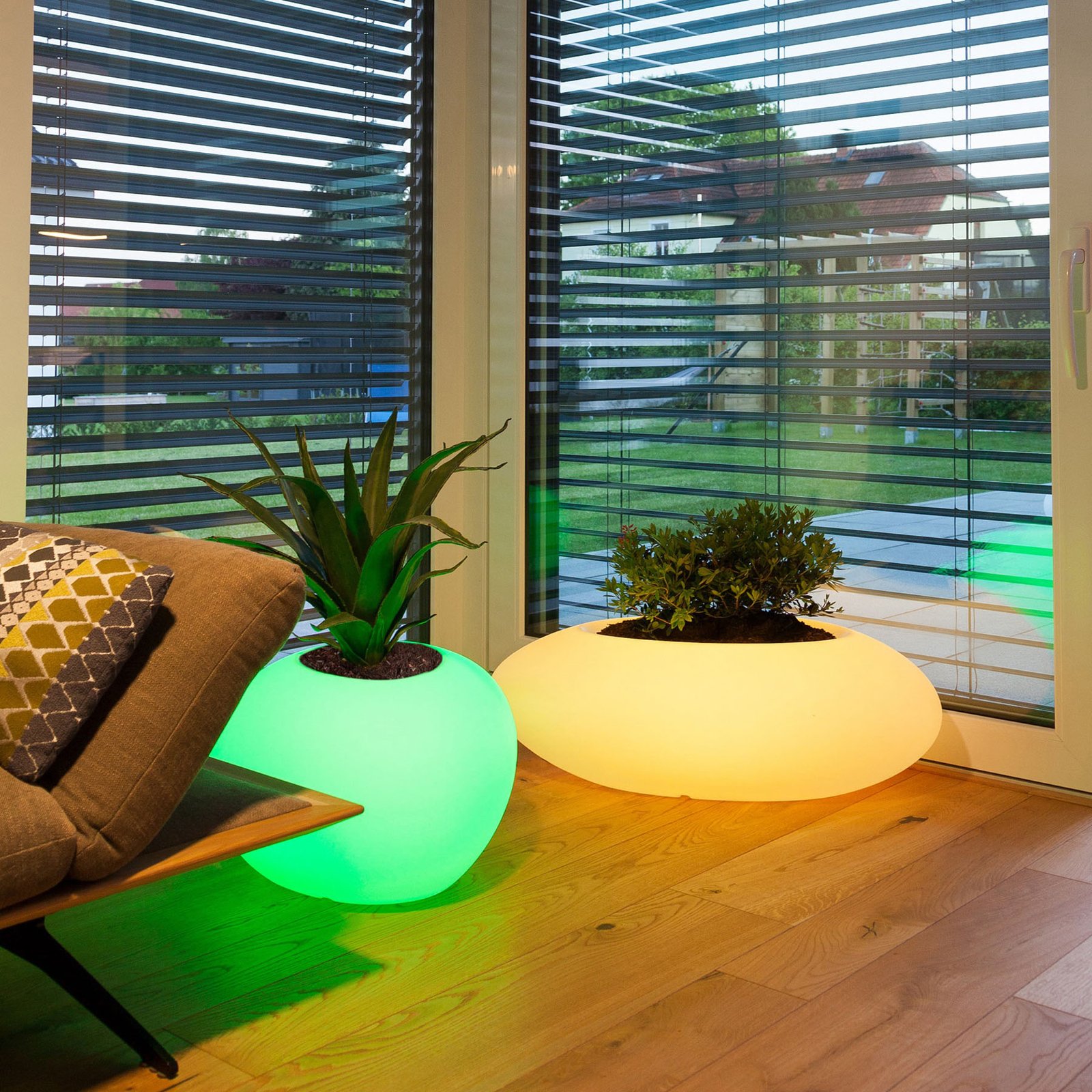 Lámpara decorativa Storus VI LED RGBW, blanco plantable