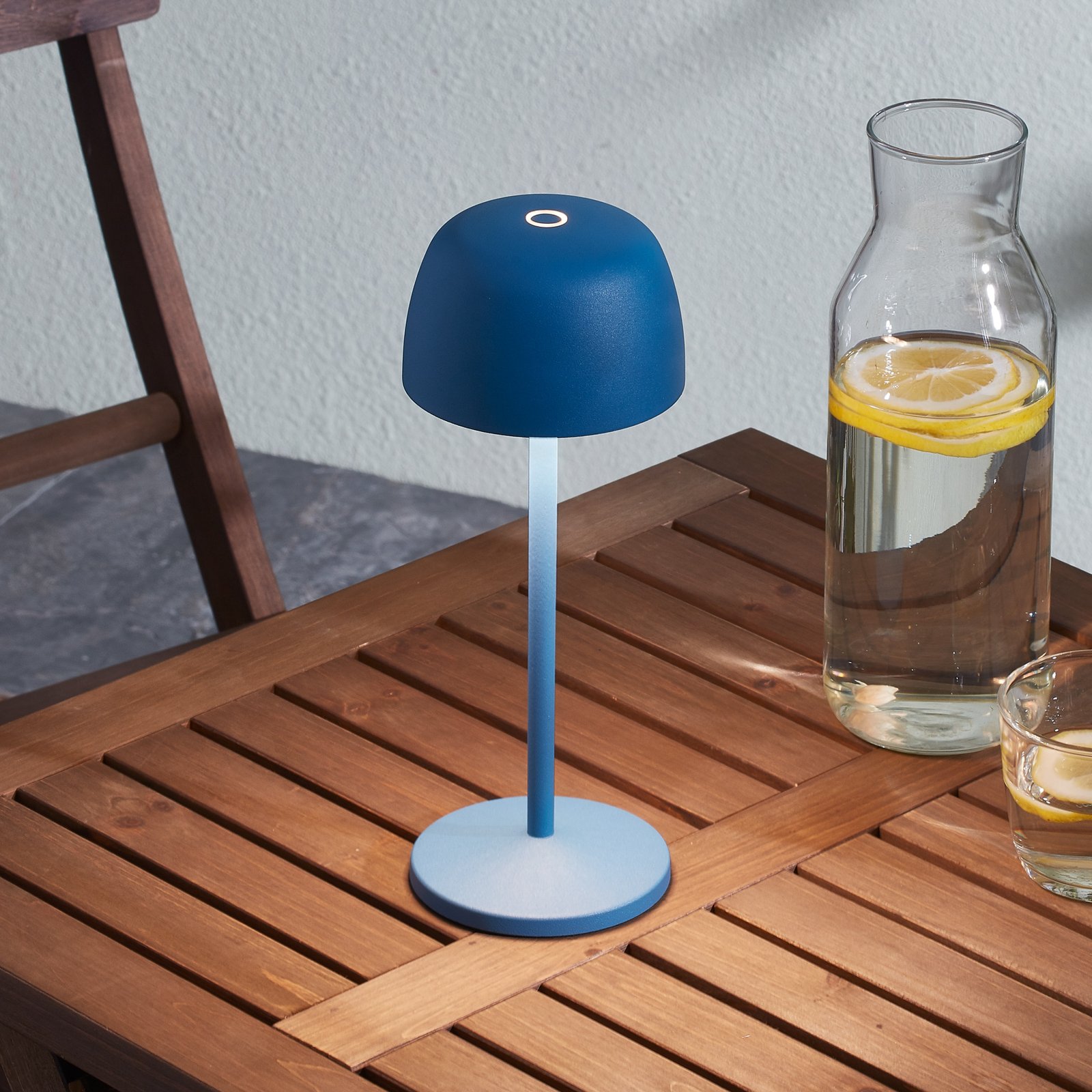 Lindby Lámpara de mesa LED recargable Arietty, azul