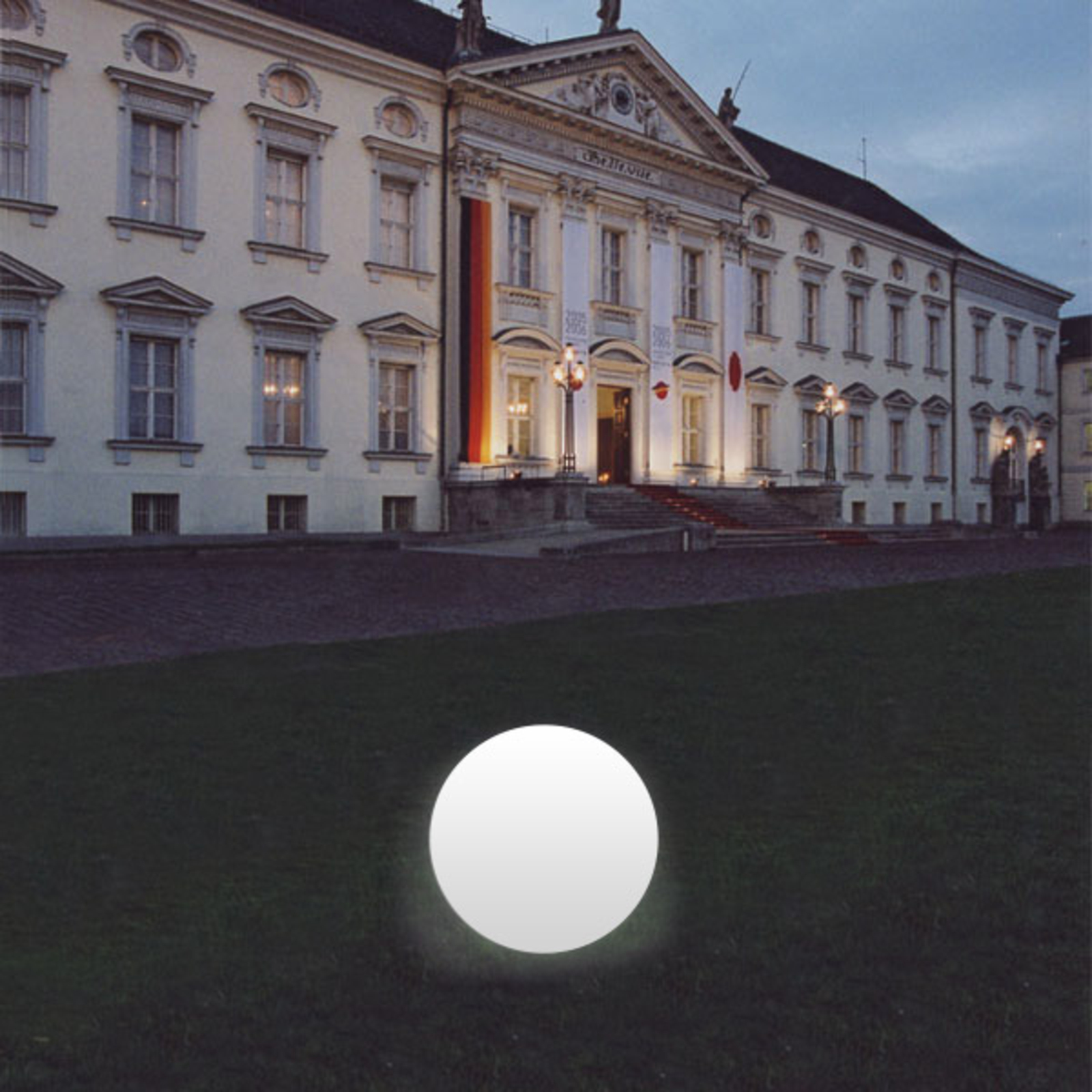 Kugelleuchte Snowball weiß mit Alu-Fuß 12 cm Klein