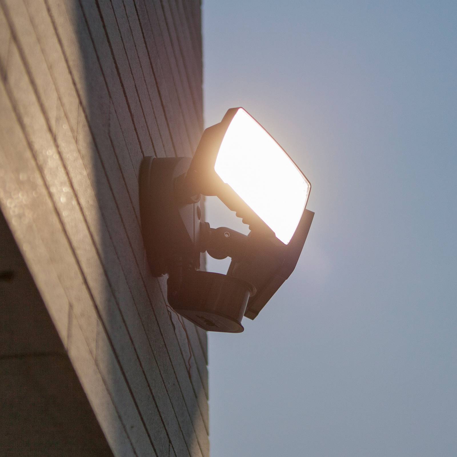 LUTEC Projecteur mural extérieur à LED et capteur CHIMERA, noir, à 2 lampes, IP54