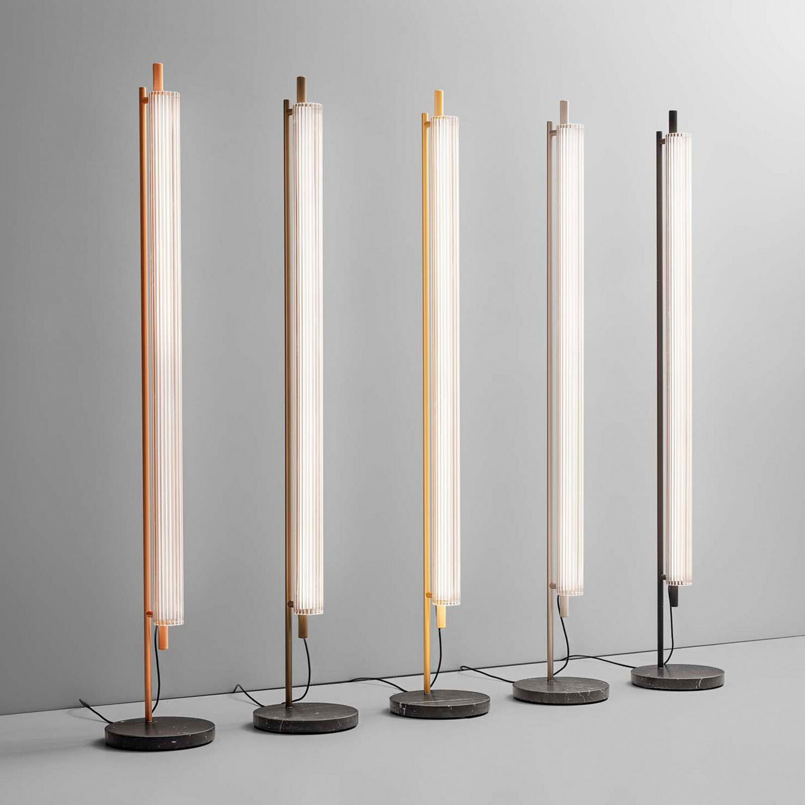 OLEV LED-Stehleuchte TRISEL, gold, Metall, 2.700 K, dimmbar