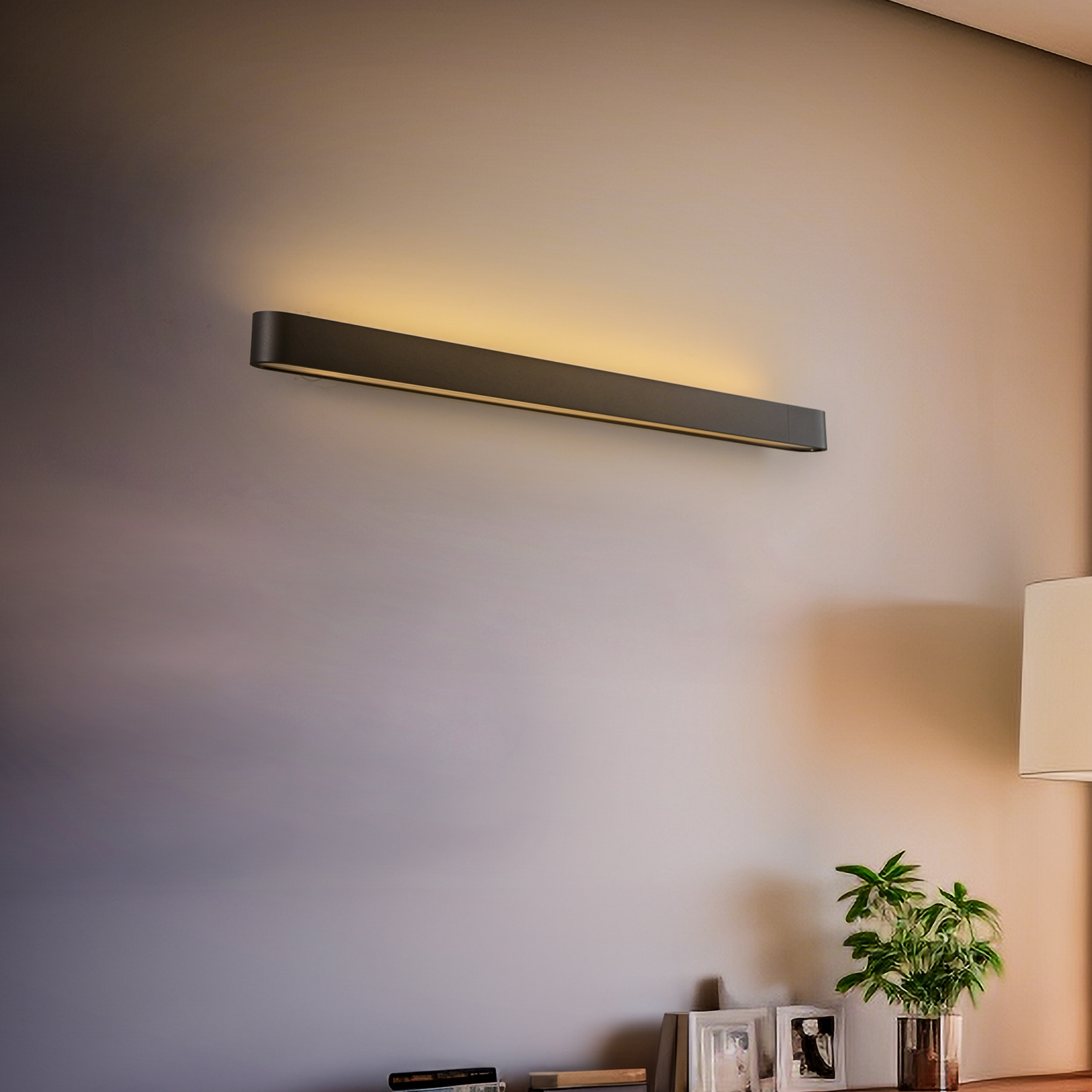 Sienas lampa Soft, platums 90 cm, grafīts, alumīnijs, G13