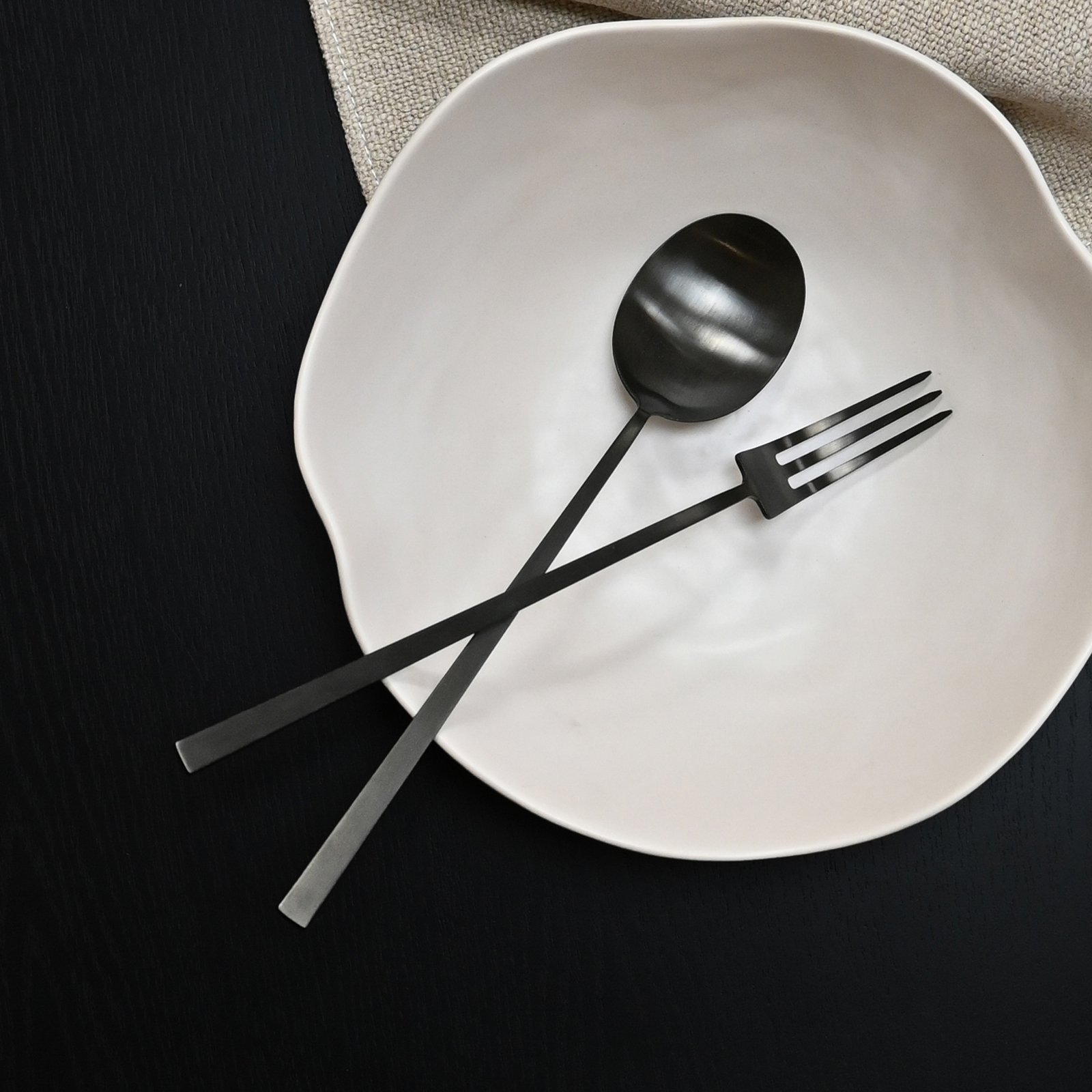 Zestaw sztućców do sałatek Kogei, czarny, zestaw 2 sztuki, 31 cm – 101