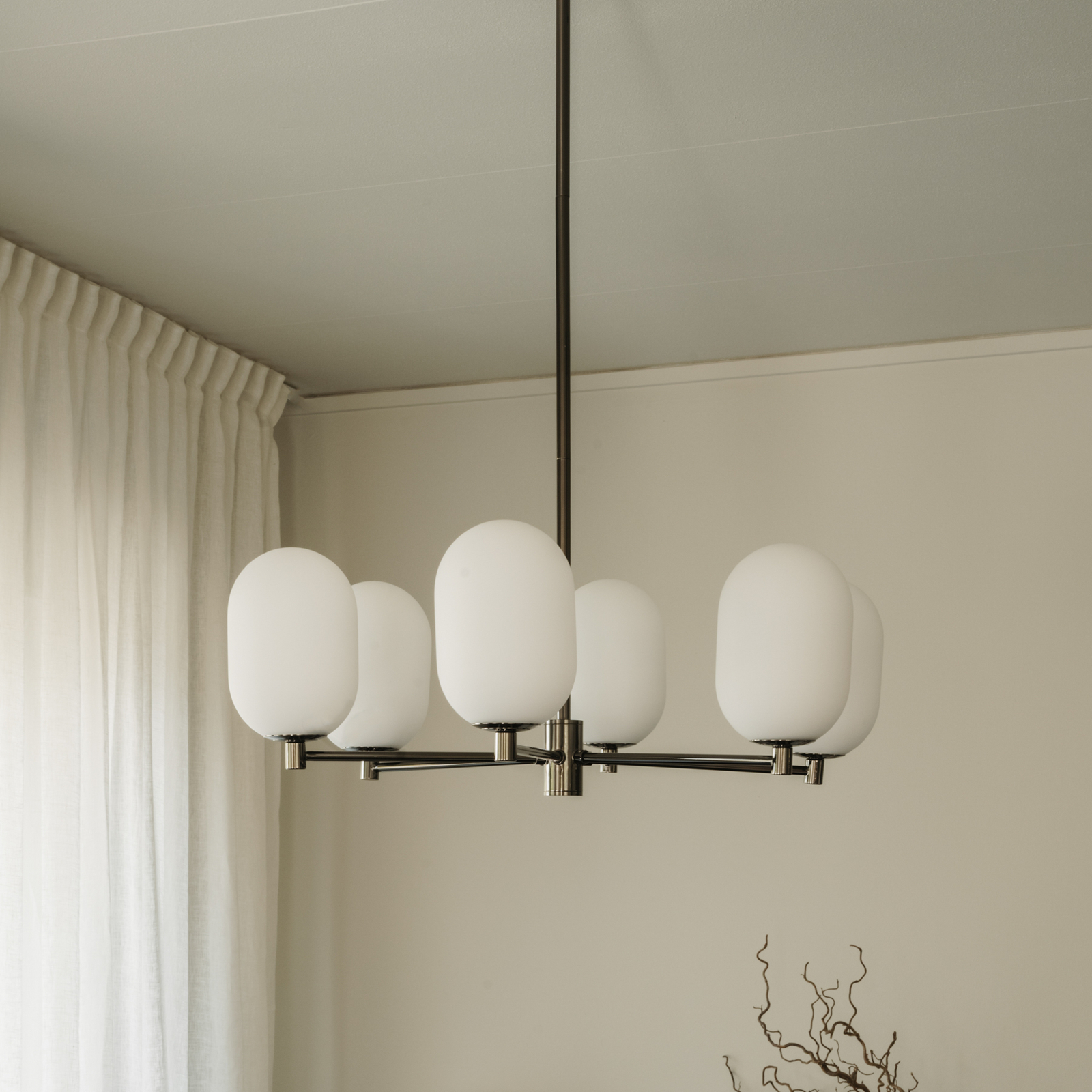 Noor Hängeleuchte opal/schwarz, Glas, 6-flg. - Watt & Veke