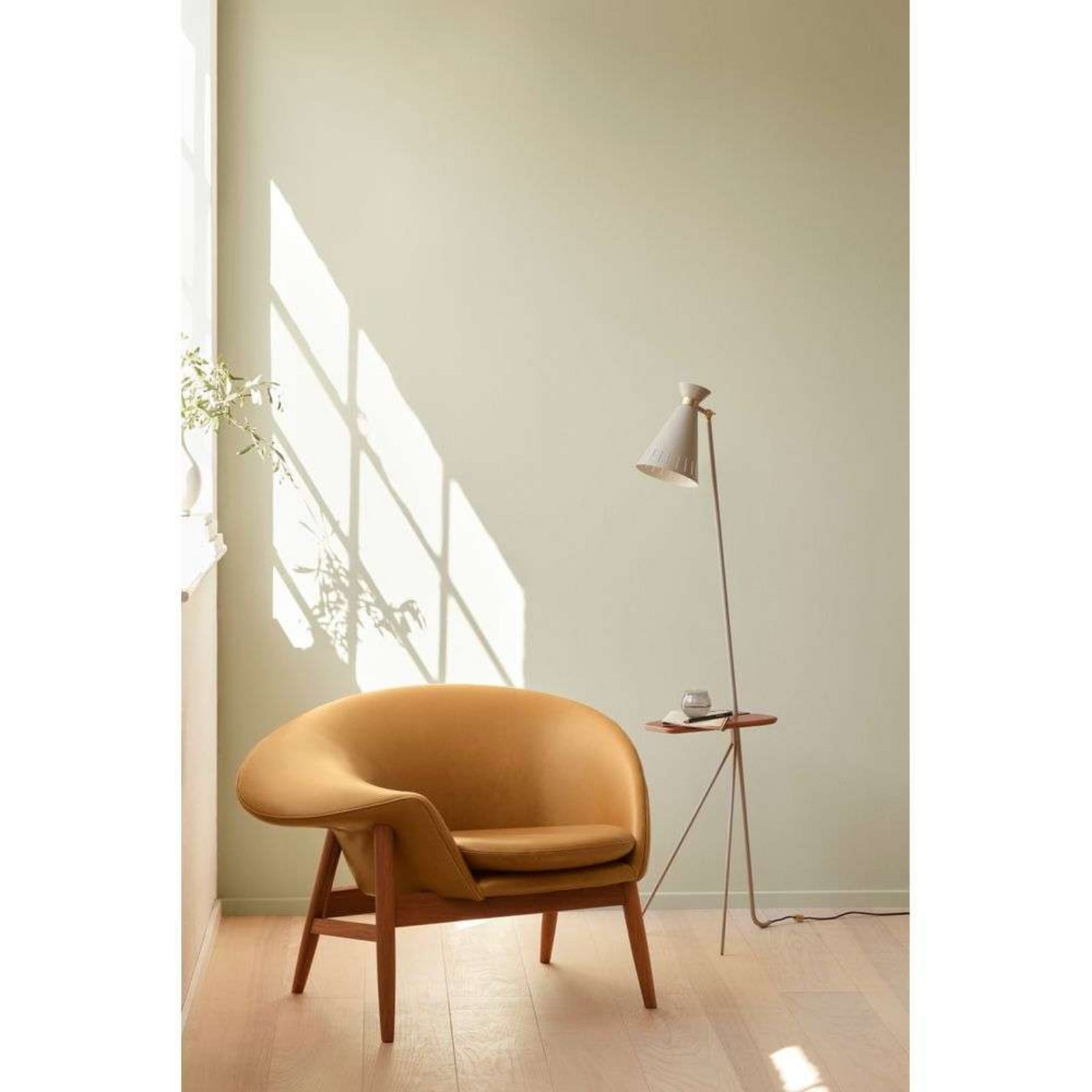 Cone gulvlampe med bord, kashmir/eg, 144 cm Warm Nordic - Stue - Vintage - Metal - Med skærm