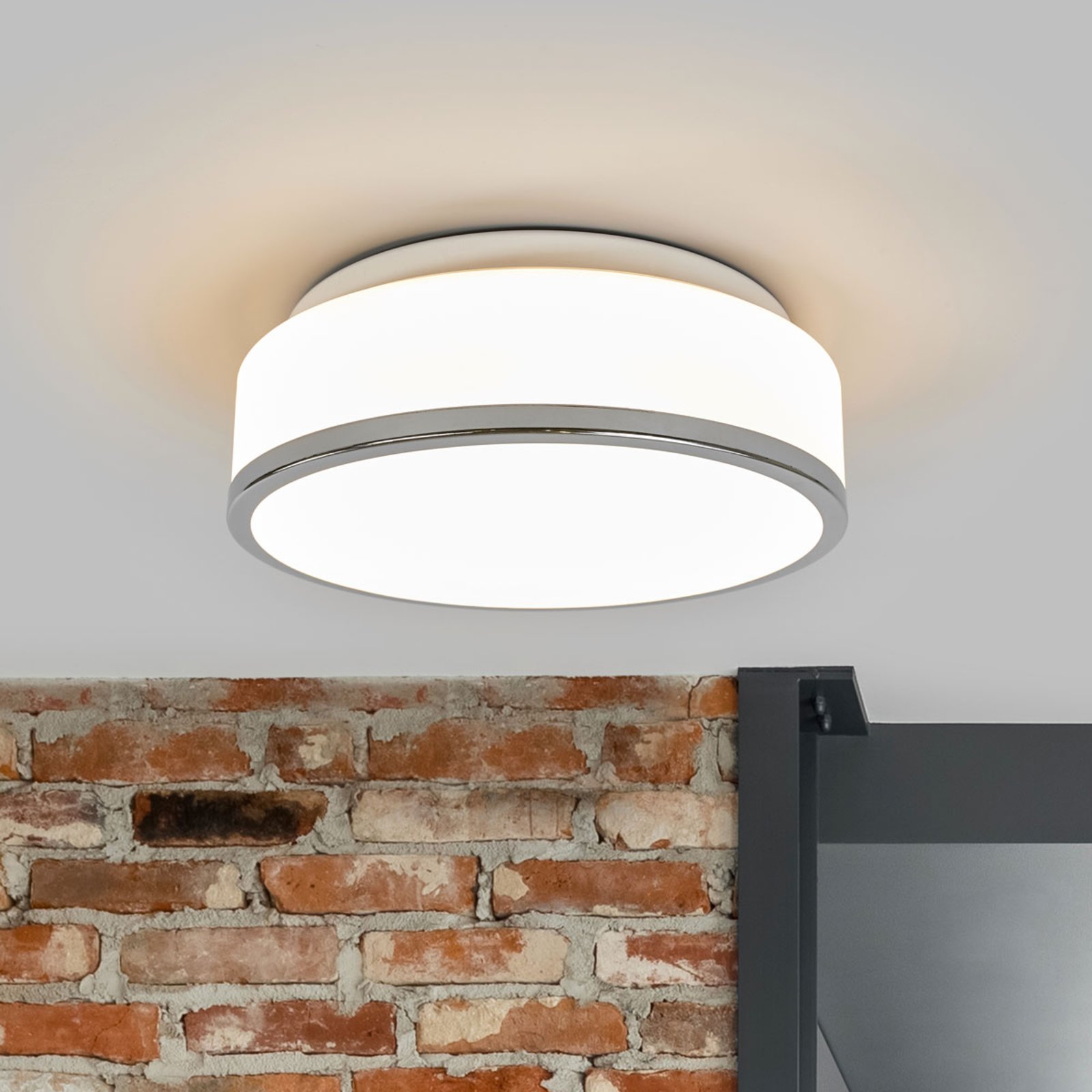 Flush IP44 ceiling light, Ø 28cm, chrome