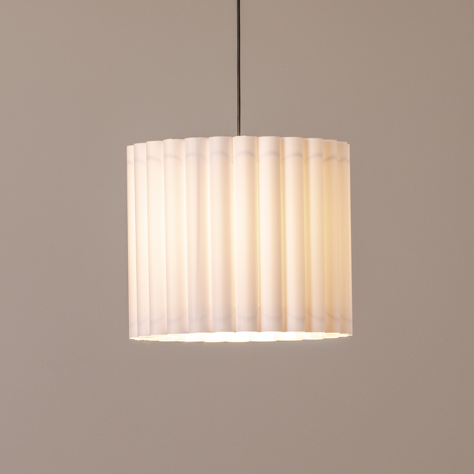 Candeeiro suspenso Aria, branco, microfibra, E27