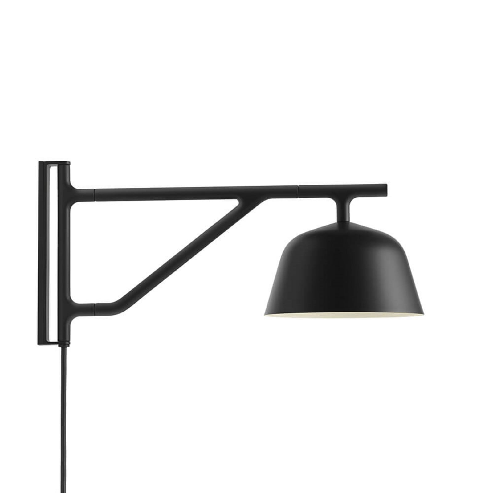 Ambit V&auml;gglampa Black Muuto - Vardagsrum - Aluminium
