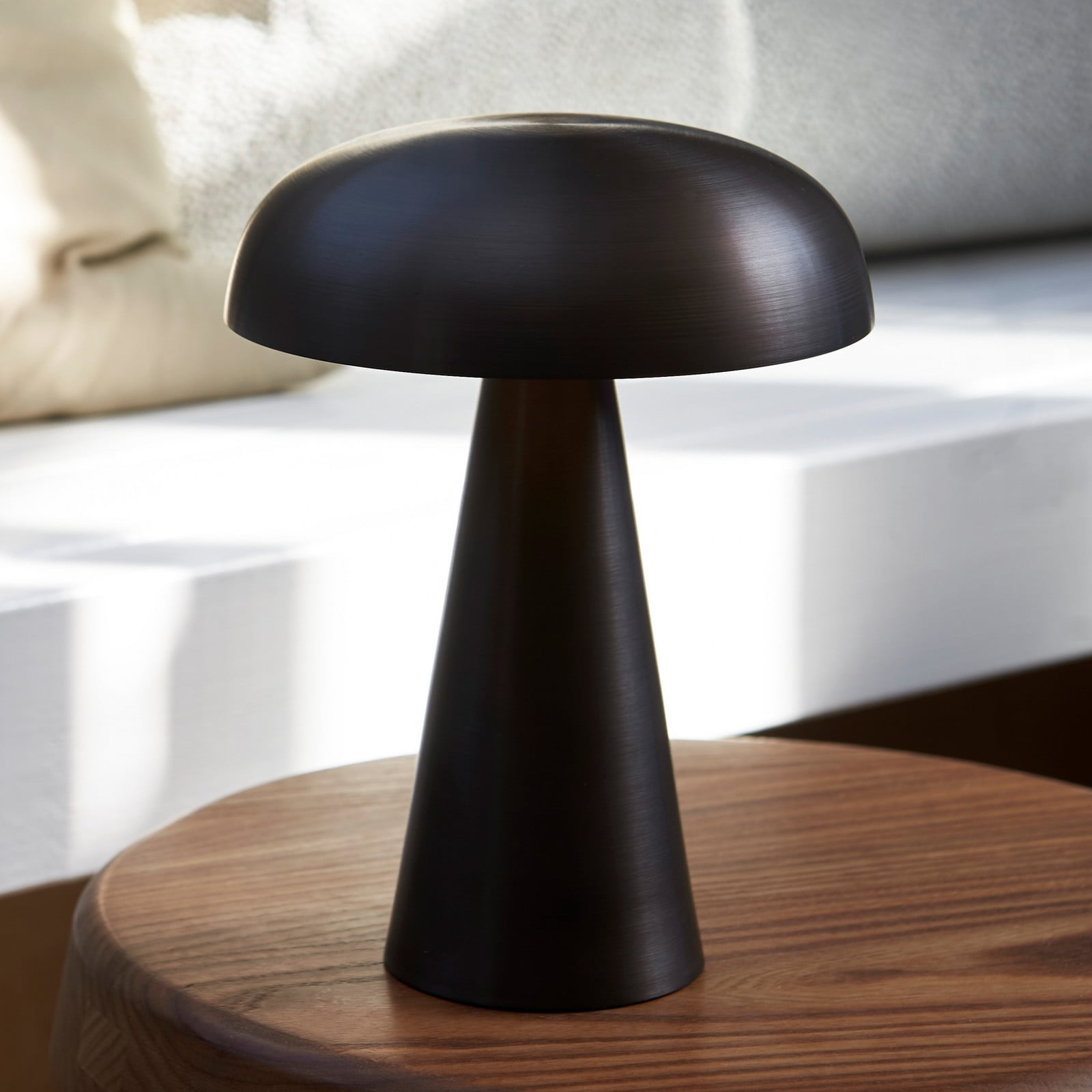 Como SC53 B&auml;rbar bordslampa Svart &Tradition - Vardagsrum - Design - Metall - Med lampsk&auml;rm