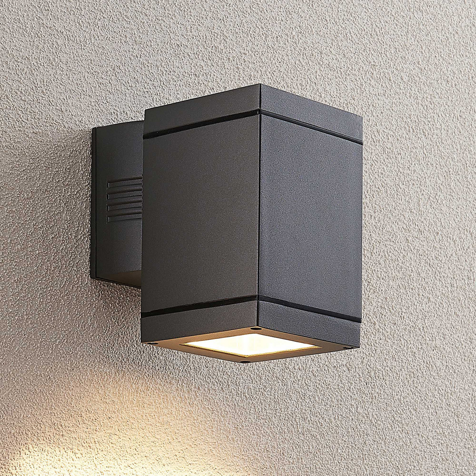 Lucande Stani outdoor wall lamp, E27, 1-bulb, die-cast aluminium, tempered glass, E27, 30 W, energy efficiency: A++, W: 10.8 cm, H: 16.2 cm