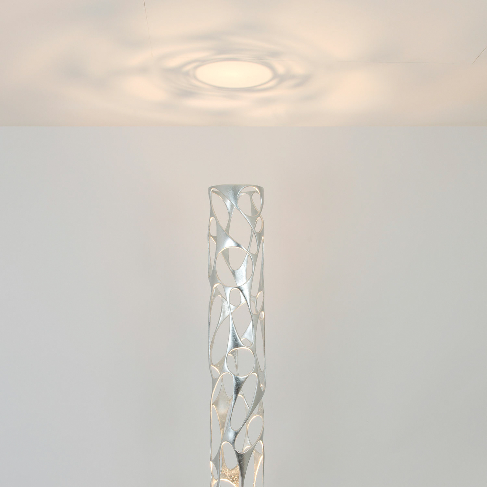 Lámpara de pie Talismano, color plata, altura 176 cm, hierro