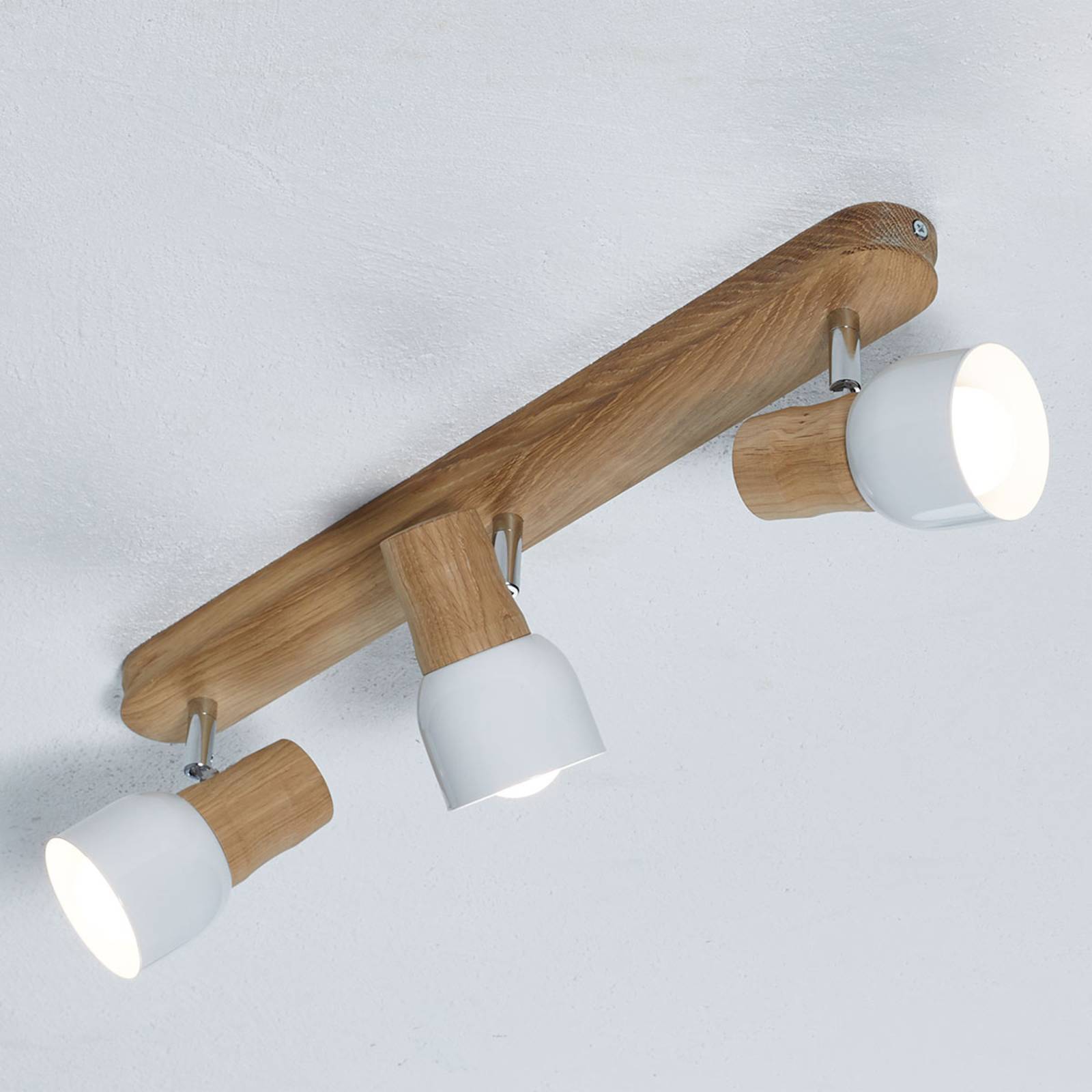 Wooden Svantje ceiling light, 3-bulb