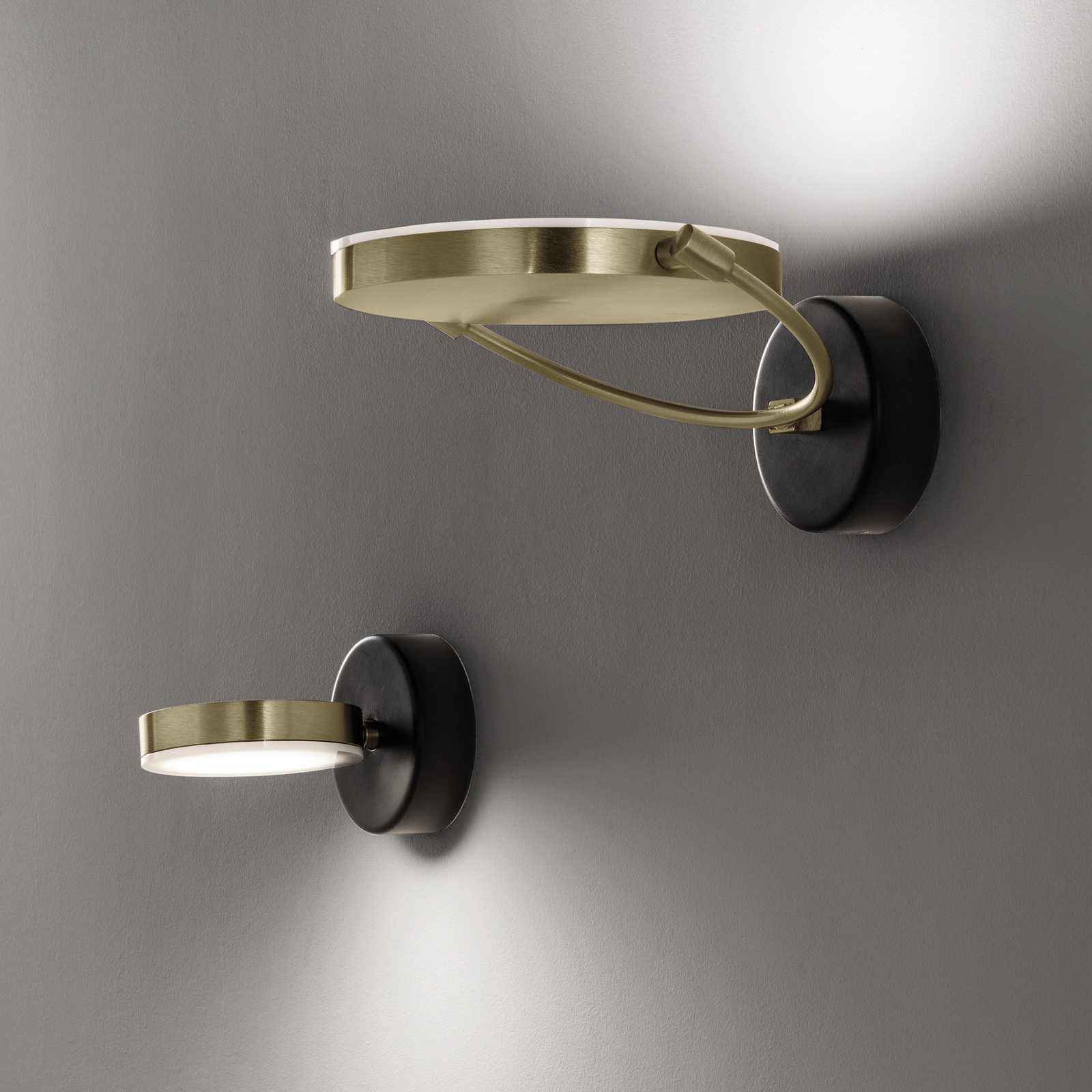 Giotto A LED wall spot pivotable and tiltable gold