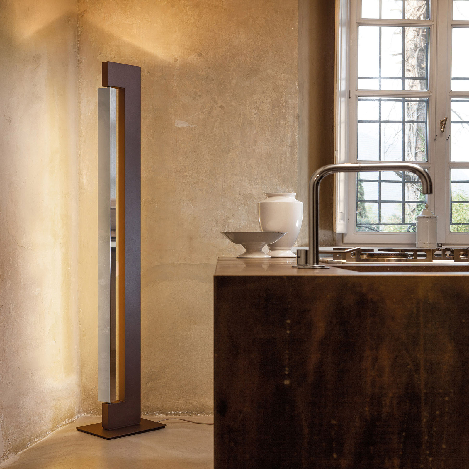 Nemo Ara LED-Stehleuchte dim-to-warm