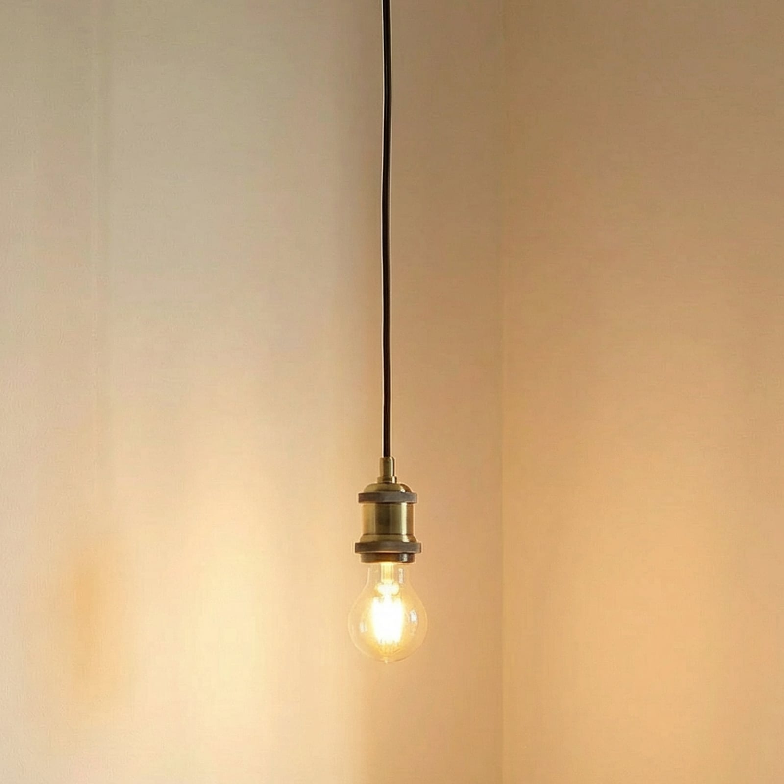 Hattie pendant light, E27 socket, Ø 5 cm, brass, metal - Lindby Hattie pendant light, E27 socket, Ø 5 cm, brass, metal - Lindby