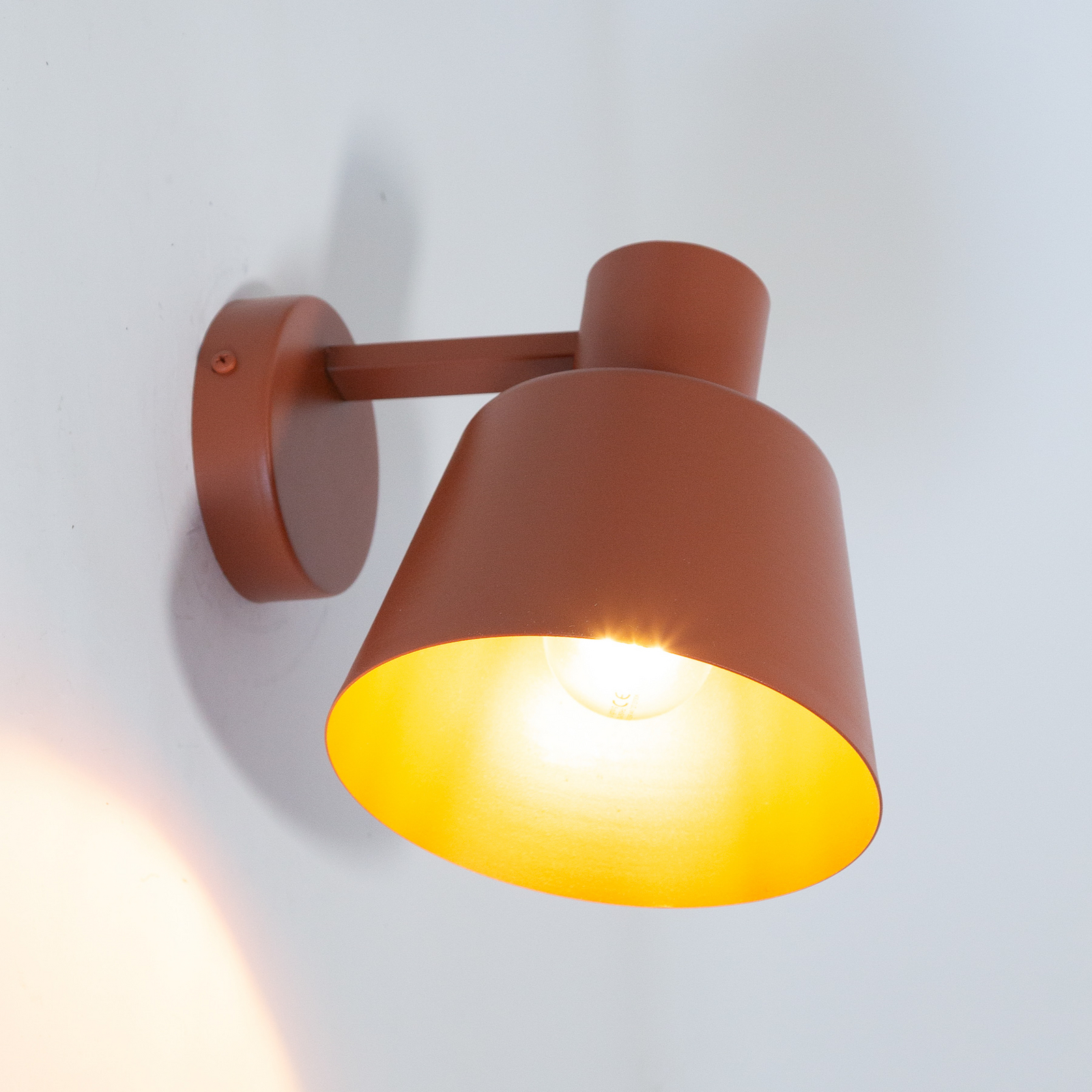 Dunka wall light, brick red, 1-bulb, steel, height 17 cm