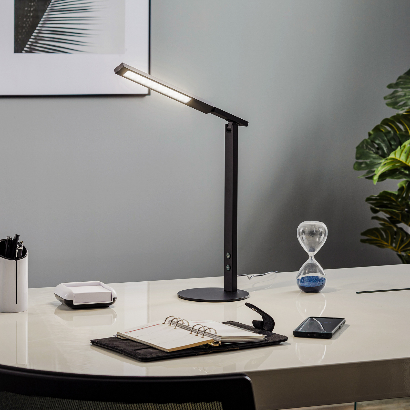 LED-työpöytälamppu Ideal himmentimellä, musta