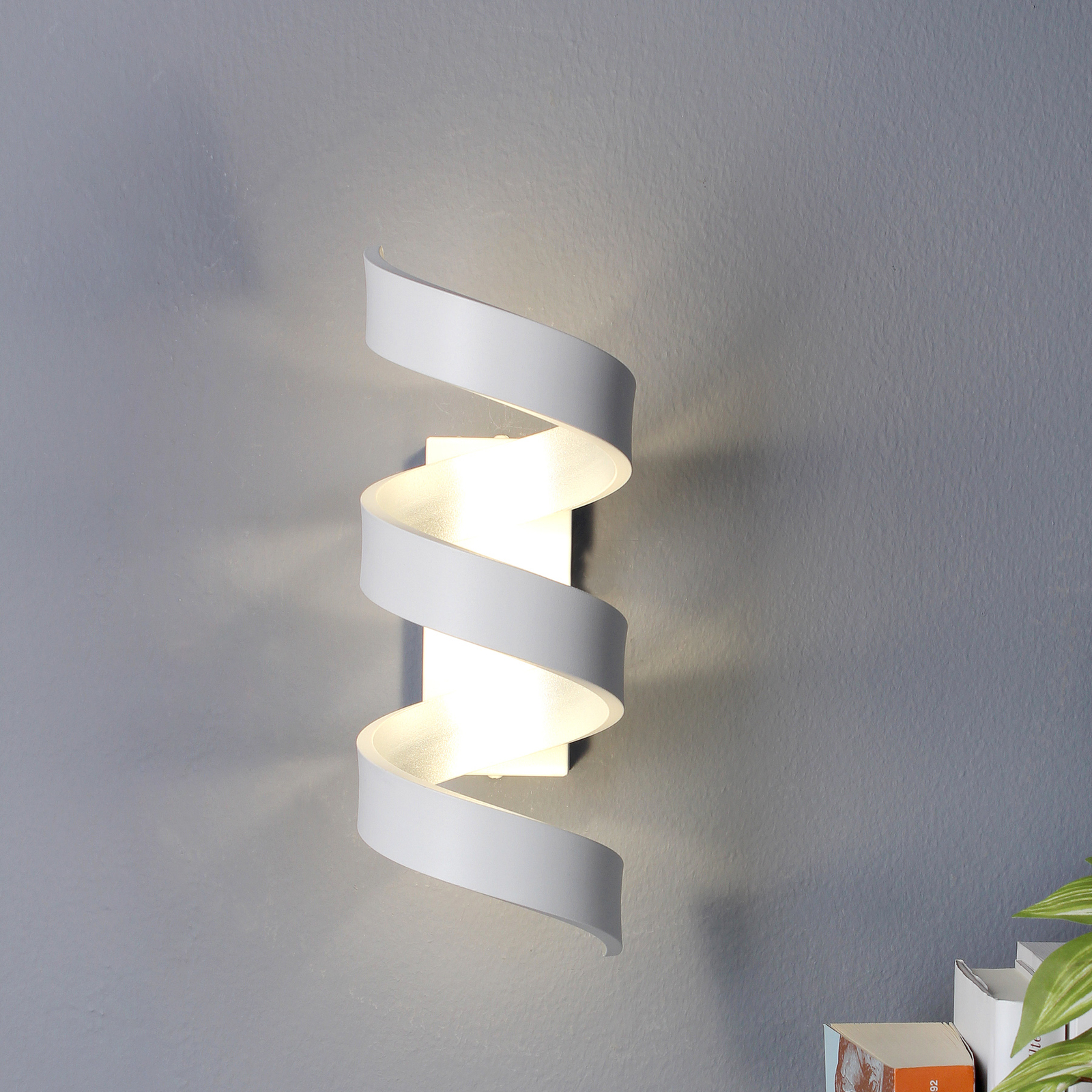 Applique LED Helix, bianco-argento, altezza 26 cm