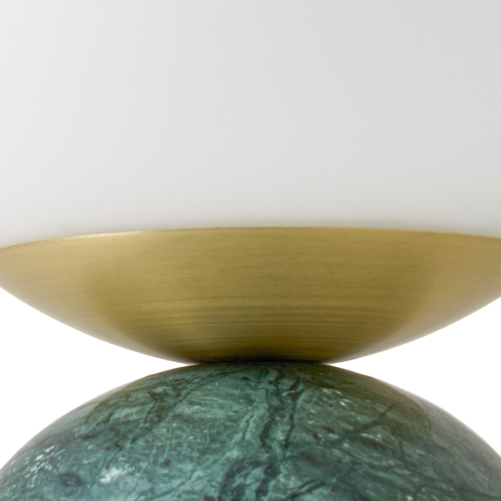 Lennes bordlampe, Ø 20 cm, glass, grønn, marmor – Lindby