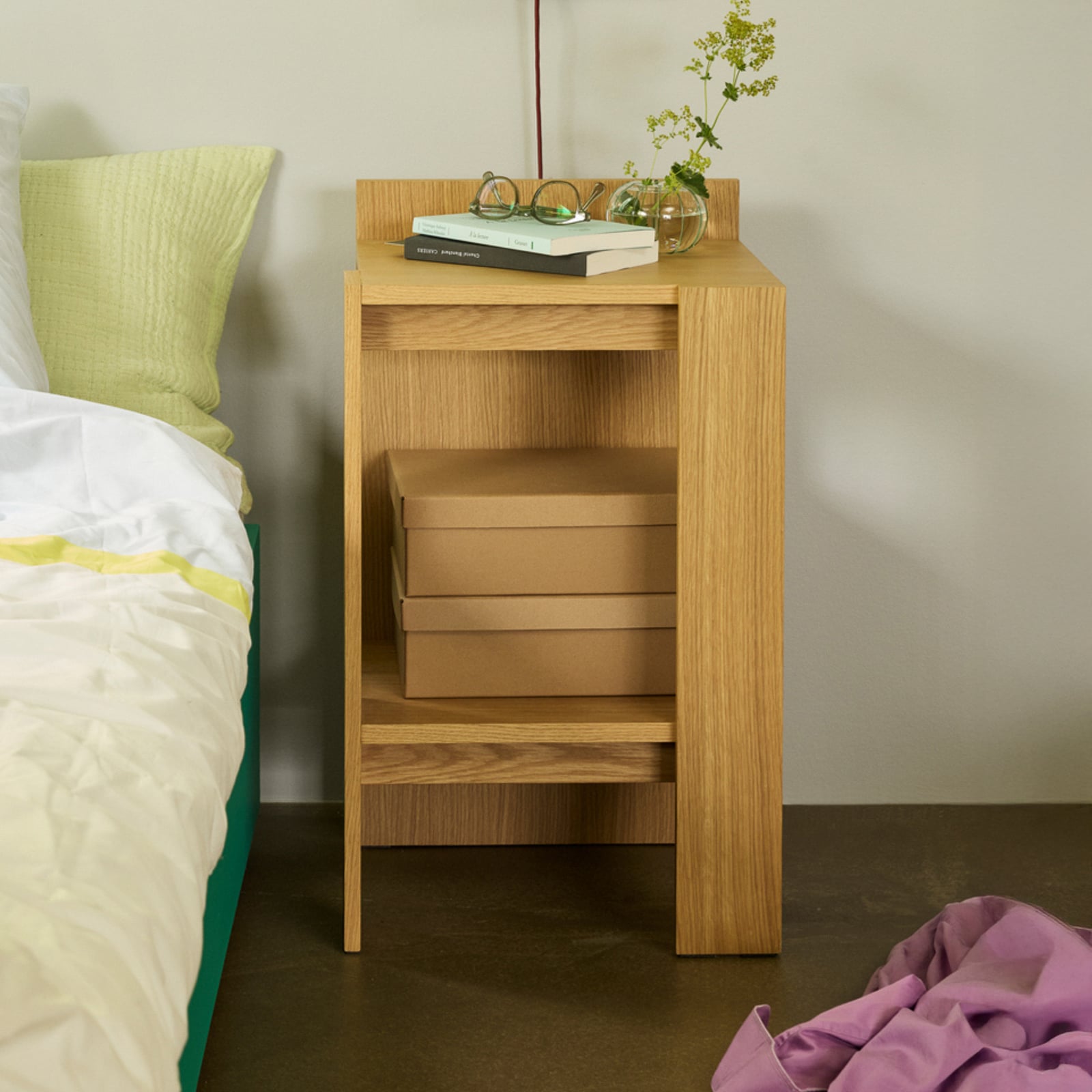 Comodino Merge in rovere chiaro, altezza 70 cm - Hübsch