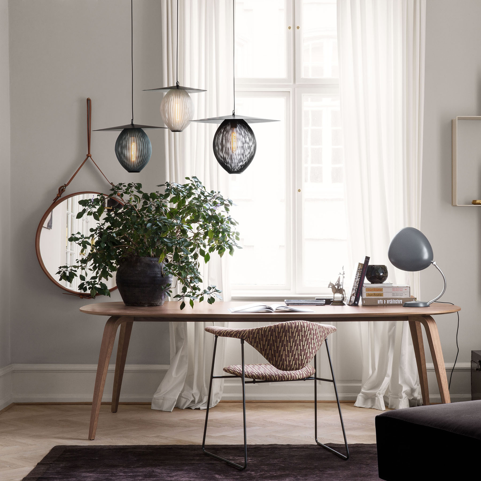 GUBI Satellite hanging light Ø 22 cm cream, for Living / Dining Room, powder-coated steel, E27, 60 W, energy efficiency: A++, L: 45 cm, W: 47 cm, H: 31.5 cm