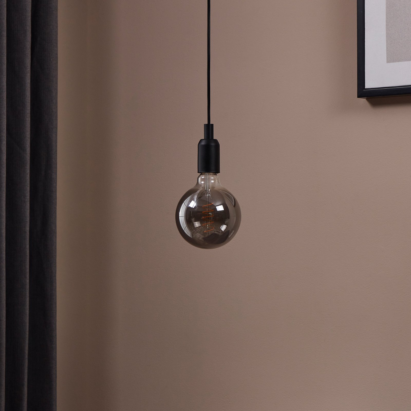 LED-Globe E27 G125 4W Filament schwarz-transparent