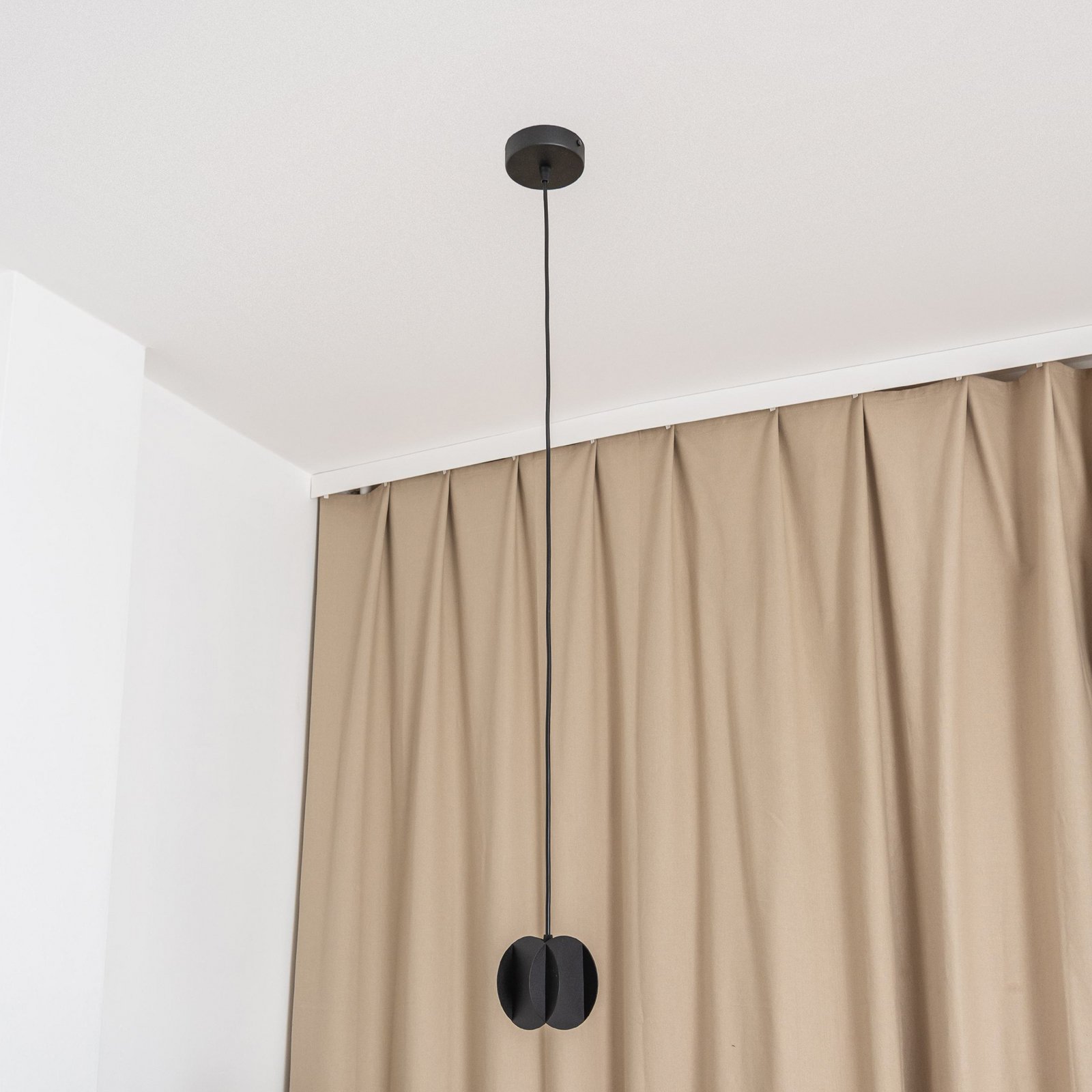 GAMBIT pakabinamas šviestuvas, juodas, Ø 10 cm, metalas, GU10 LED