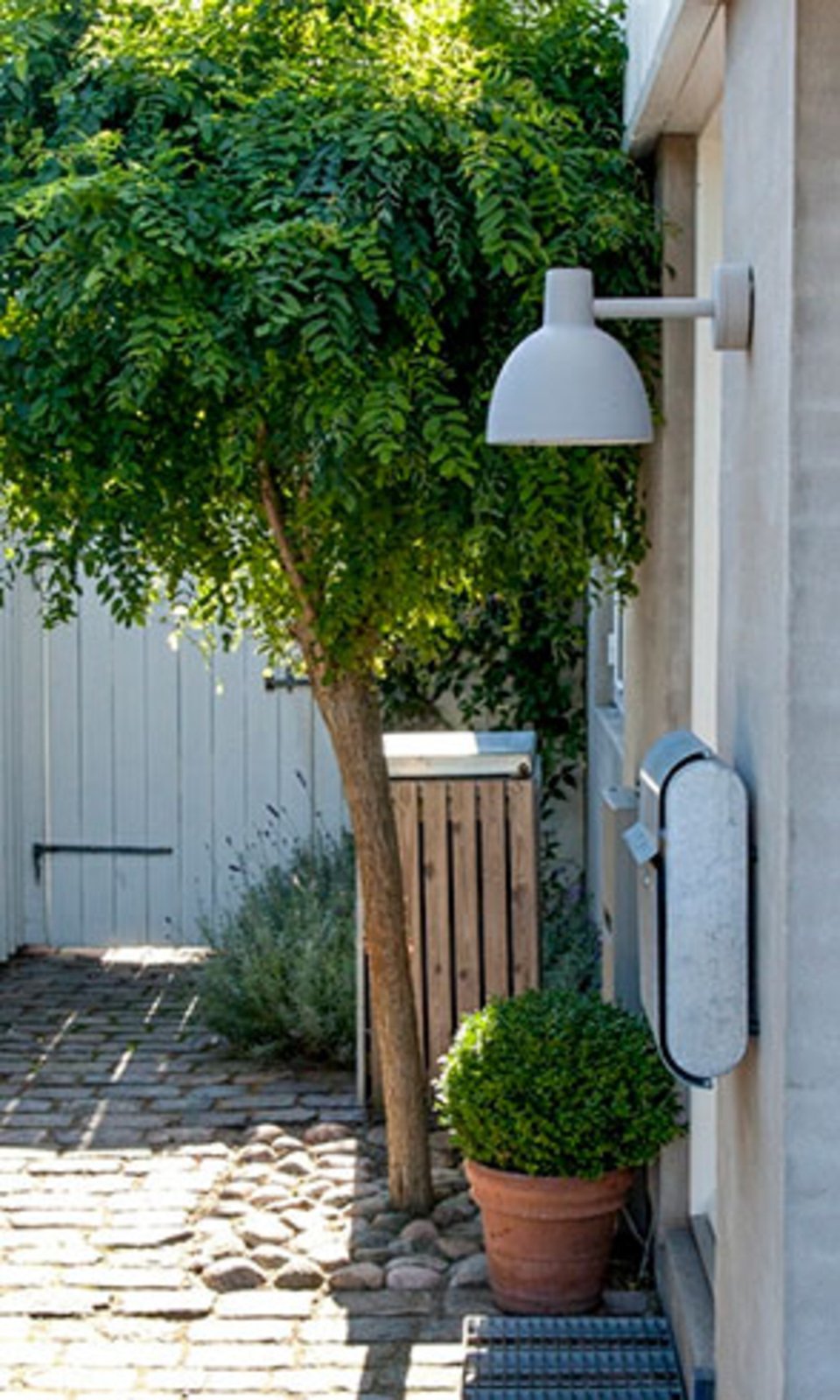 Toldbod 155 Outdoor Wall Lamp Grey - Louis Poulsen